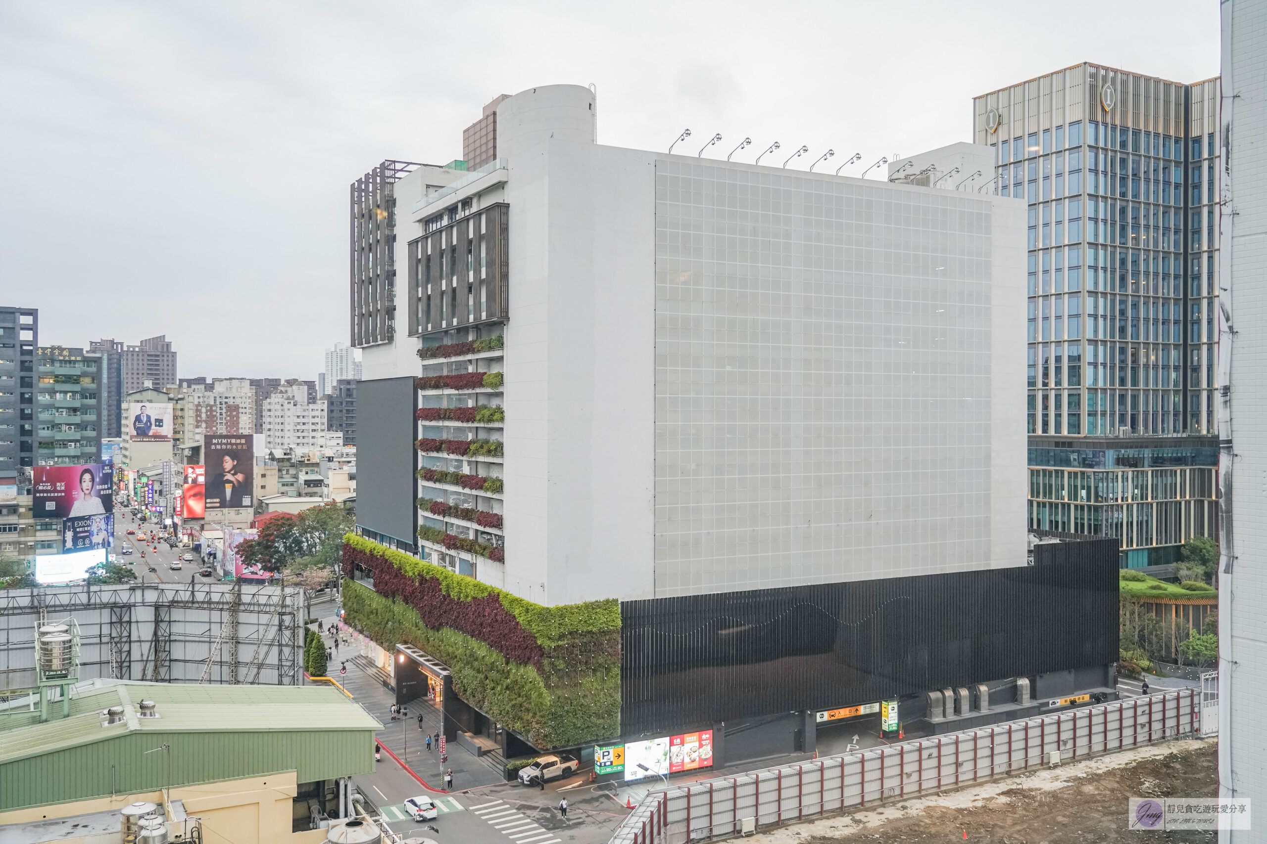 草悟道文旅-誠品綠園道旁，輕工業極簡文青風格，一晚一千初高CP值住宿 @靜兒貪吃遊玩愛分享