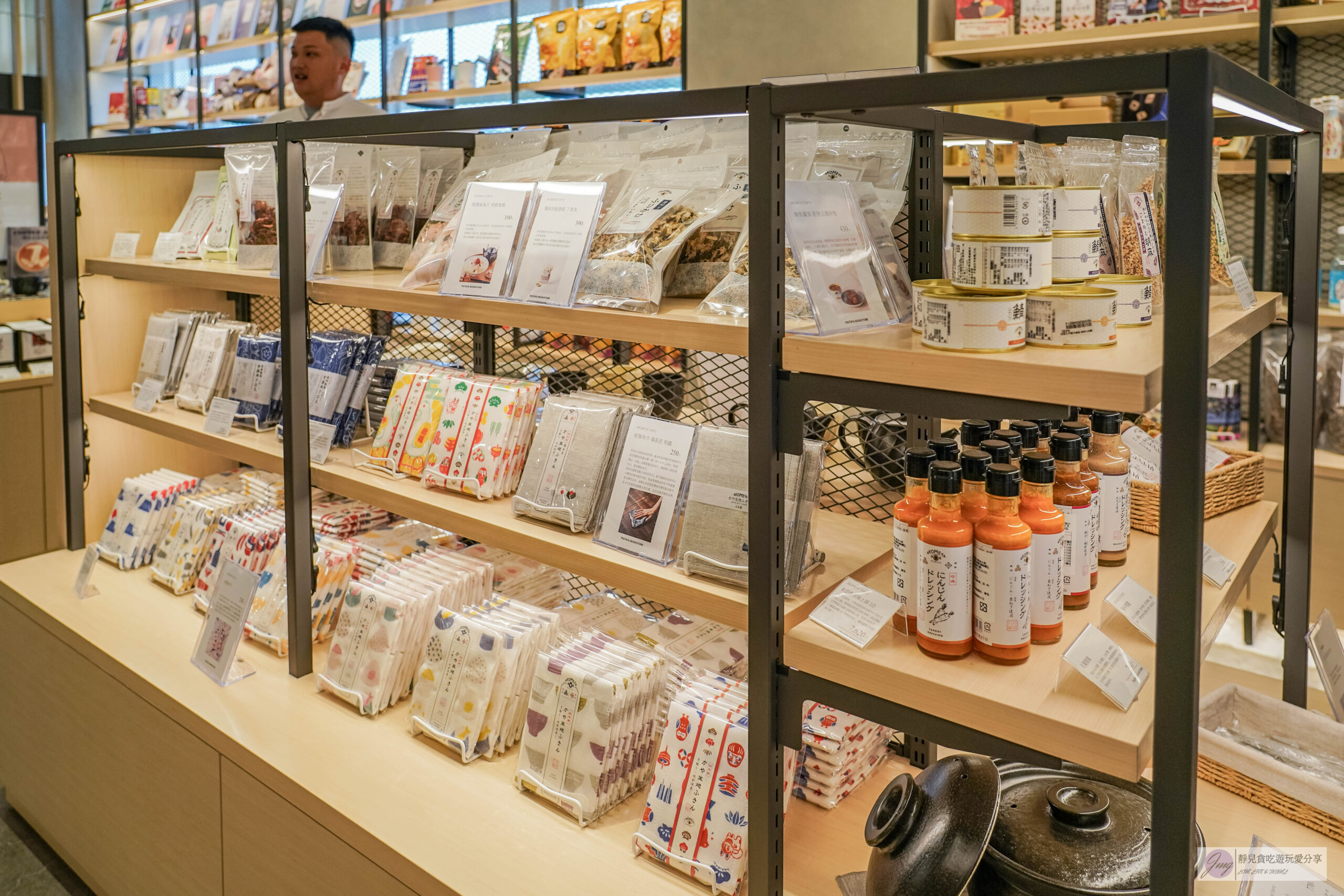 日月町複合式商場-國道六號最美休息驛站！結合市集、文創、美食、伴手禮的複合式商場/鄰近愛蘭交流道 @靜兒貪吃遊玩愛分享