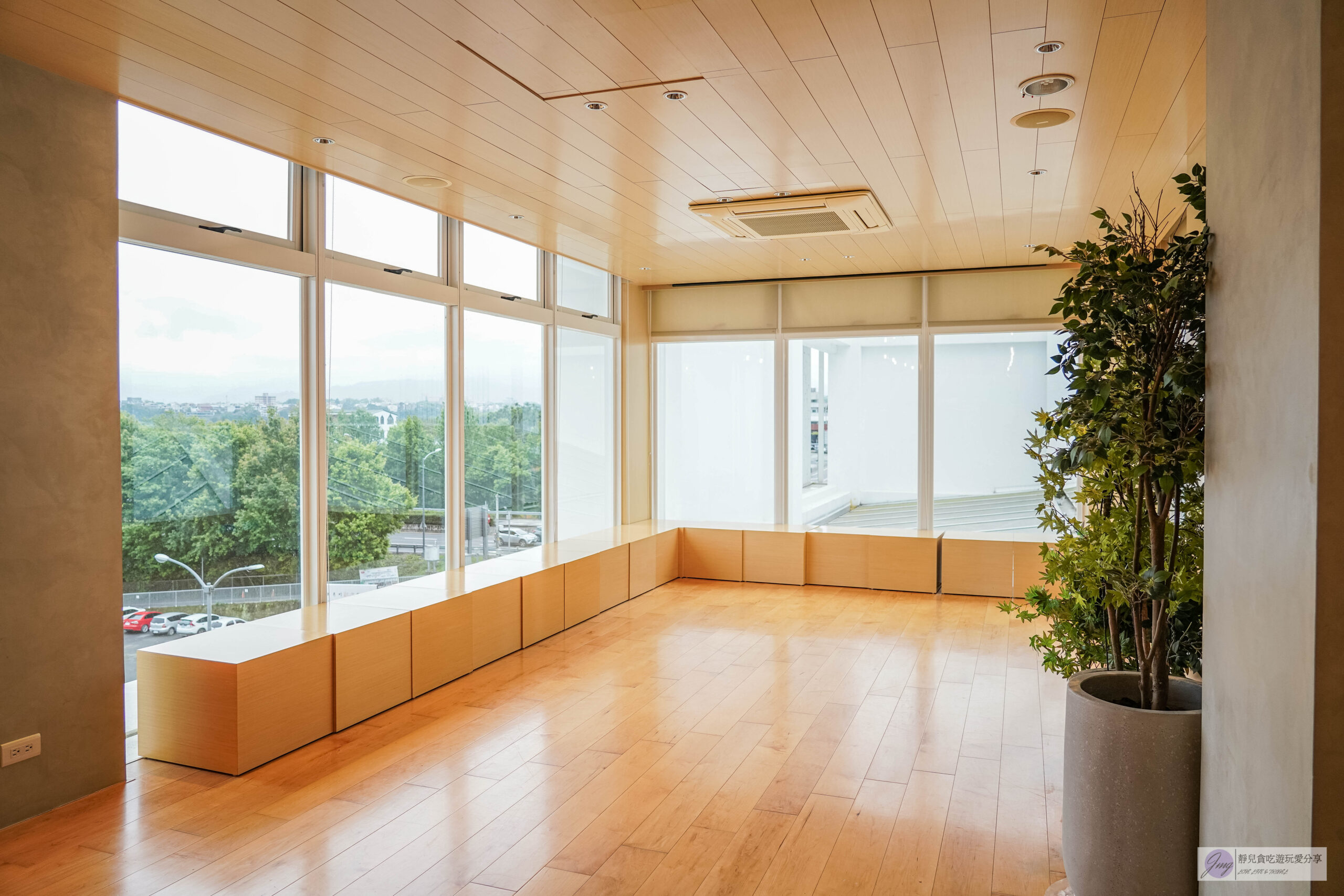 日月町複合式商場-國道六號最美休息驛站!結合市集、文創、美食、伴手禮的複合式商場/鄰近愛蘭交流道 @靜兒貪吃遊玩愛分享 日月町複合式商場-國道六號最美休息驛站!結合市集、文創、美食、伴手禮的複合式商場/鄰近愛蘭交流道 @靜兒貪吃遊玩愛分享