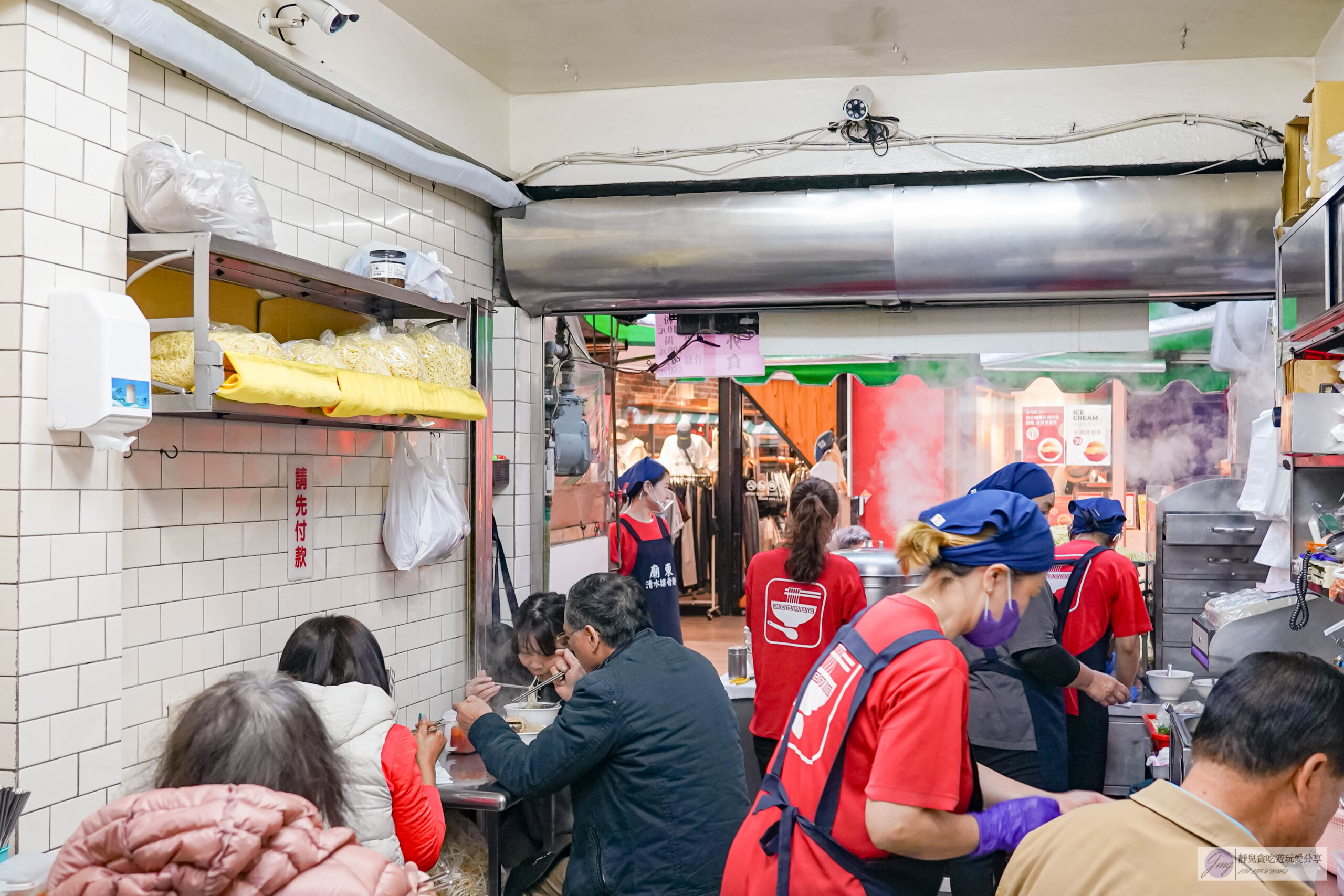 廟東清水排骨麵店-在地超過55年老字號!傳承三代的人氣排隊排骨酥麵,祖傳秘方醃製骨軟肉香/豐原廟東夜市 @靜兒貪吃遊玩愛分享 廟東清水排骨麵店-在地超過55年老字號!傳承三代的人氣排隊排骨酥麵,祖傳秘方醃製骨軟肉香/豐原廟東夜市 @靜兒貪吃遊玩愛分享