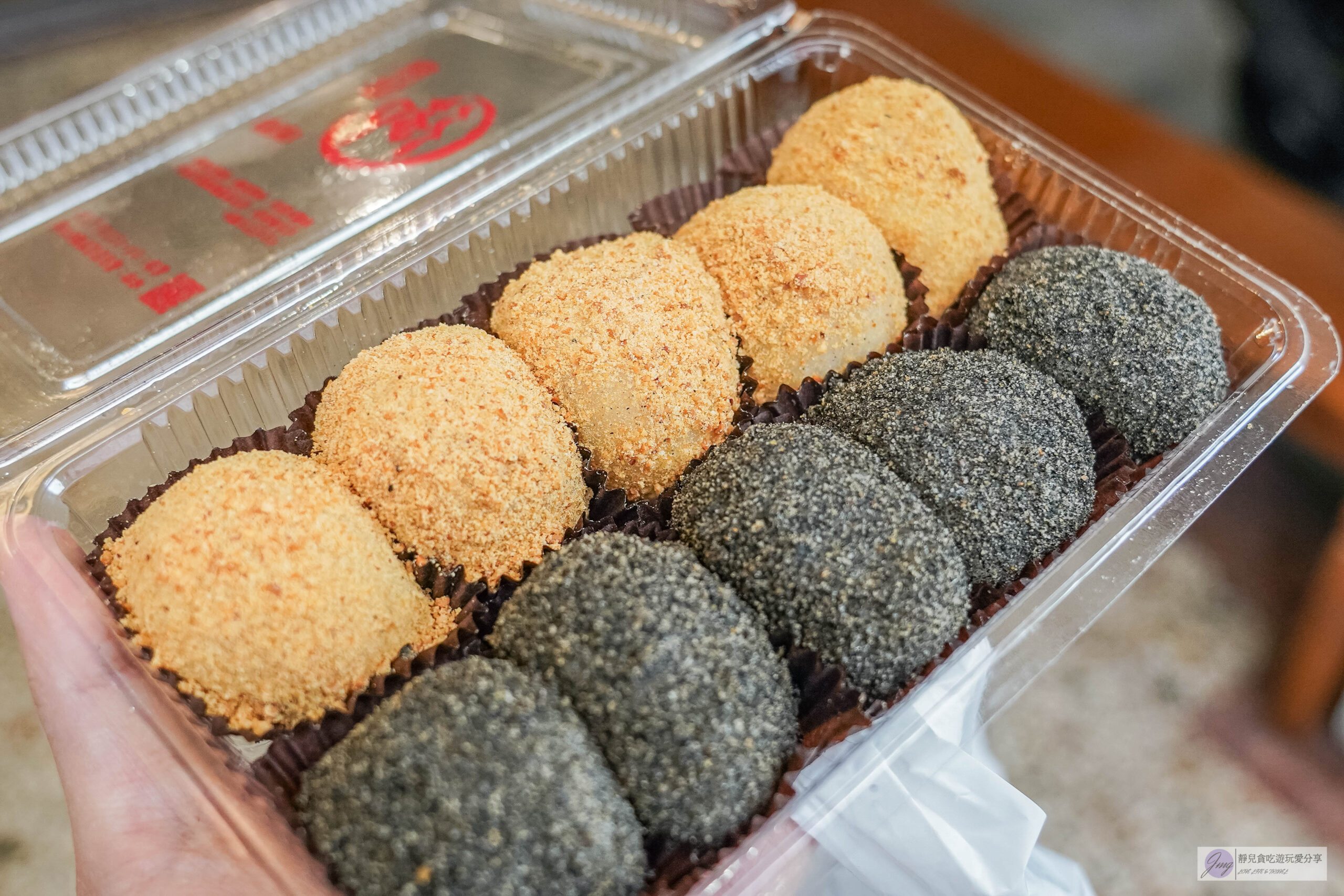 御之屋麻糬-在地超過20年!傳承兩代,當日新鮮現做,鹹甜皆有,有內餡花生小麻糬1盒只要120元/鄰近豐原廟東夜市 @靜兒貪吃遊玩愛分享 御之屋麻糬-在地超過20年!傳承兩代,當日新鮮現做,鹹甜皆有,有內餡花生小麻糬1盒只要120元/鄰近豐原廟東夜市 @靜兒貪吃遊玩愛分享