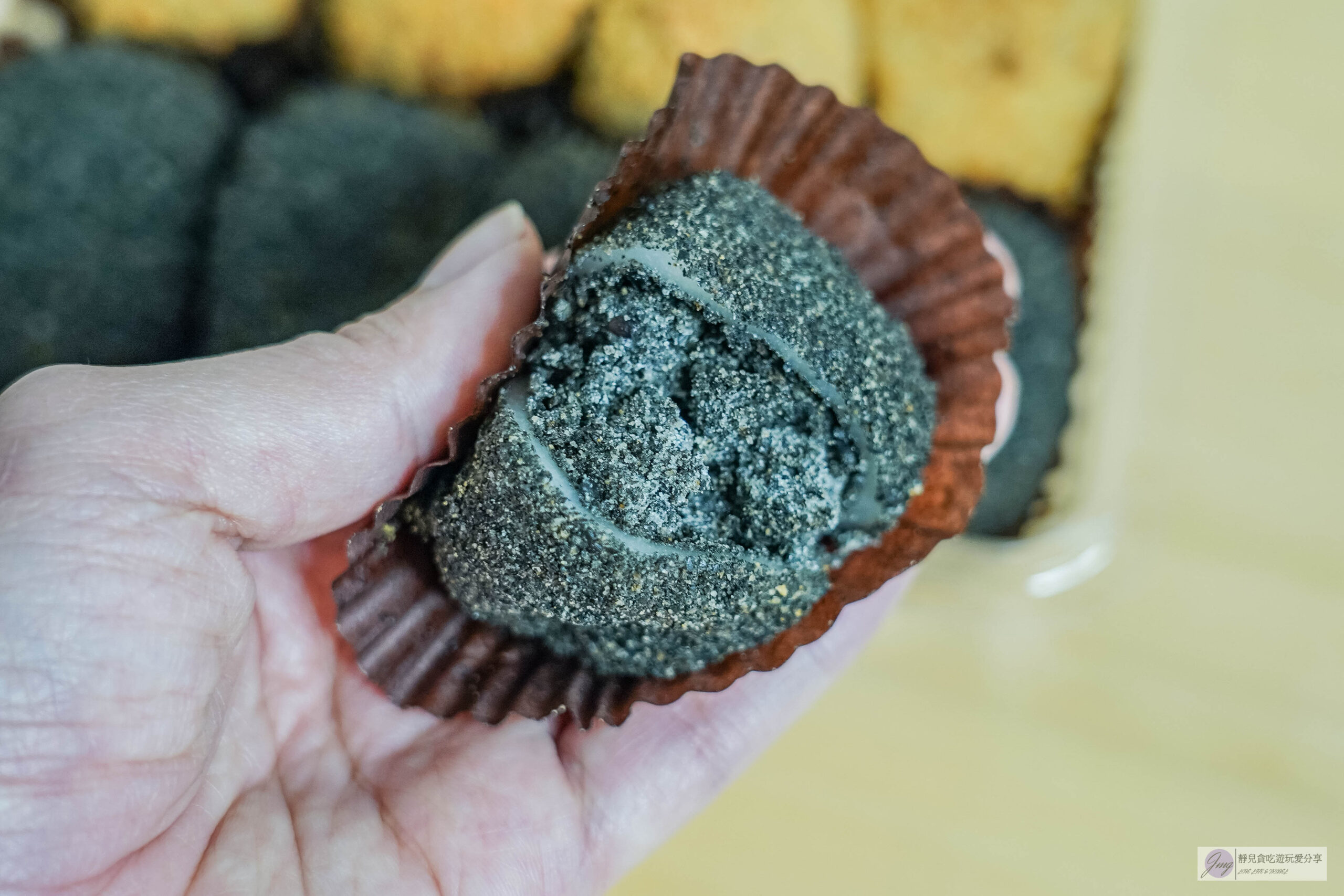 御之屋麻糬-在地超過20年!傳承兩代,當日新鮮現做,鹹甜皆有,有內餡花生小麻糬1盒只要120元/鄰近豐原廟東夜市 @靜兒貪吃遊玩愛分享 御之屋麻糬-在地超過20年!傳承兩代,當日新鮮現做,鹹甜皆有,有內餡花生小麻糬1盒只要120元/鄰近豐原廟東夜市 @靜兒貪吃遊玩愛分享
