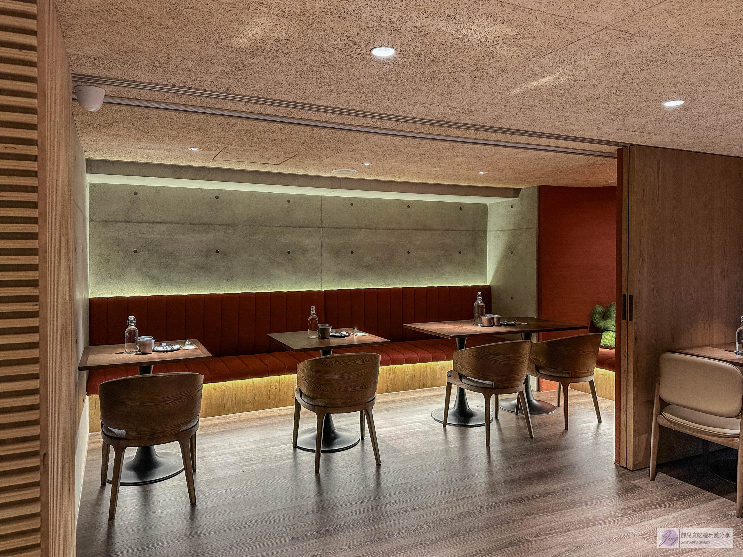 浮島溪 S&ouml;t cafe Rivulet-小檜溪重劃區質感咖啡廳！沈穩內斂簡約北歐風格，外酥內軟Q的水滴鬆餅 @靜兒貪吃遊玩愛分享