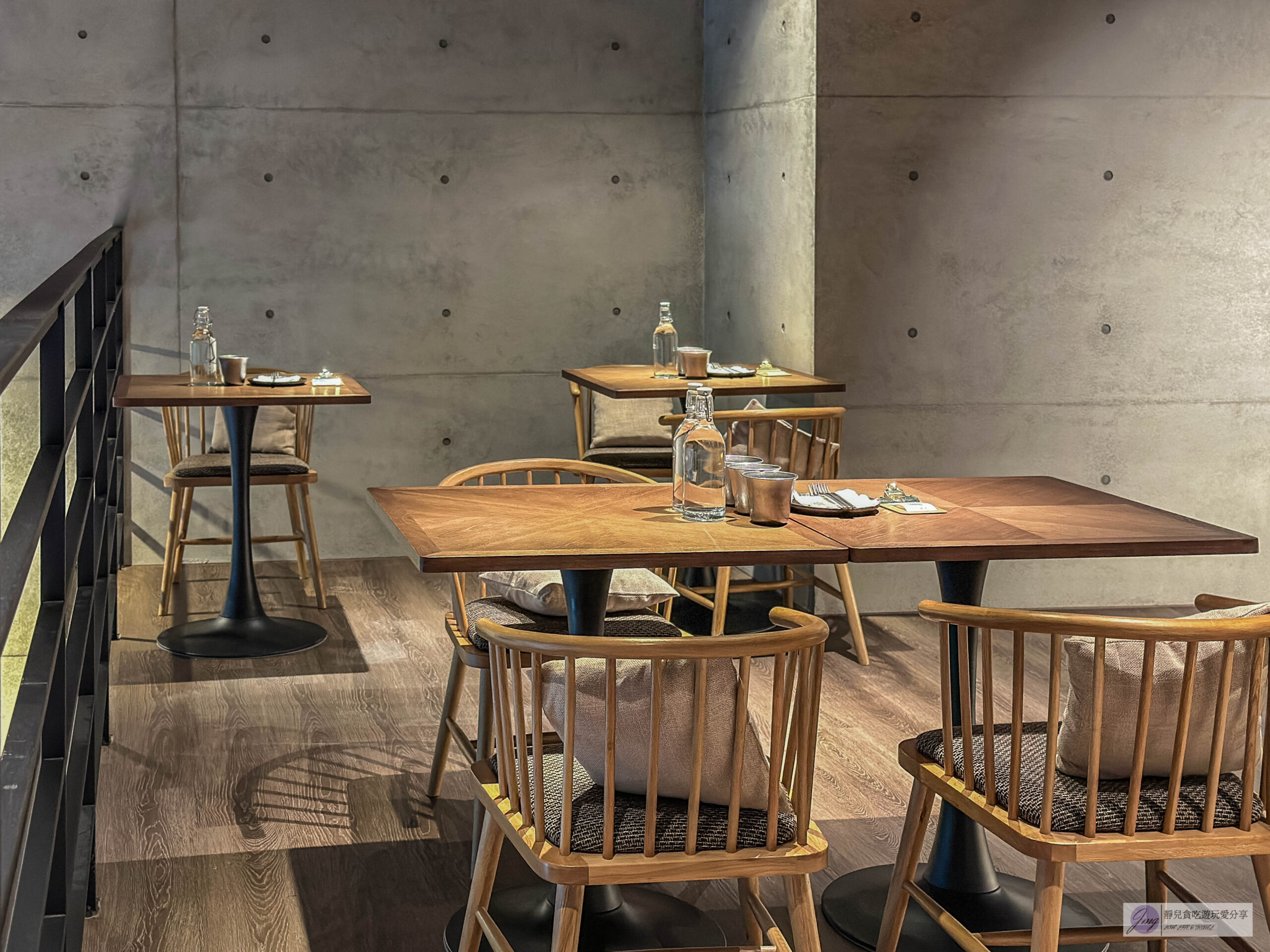 浮島溪 S&ouml;t cafe Rivulet-小檜溪重劃區質感咖啡廳！沈穩內斂簡約北歐風格，外酥內軟Q的水滴鬆餅 @靜兒貪吃遊玩愛分享