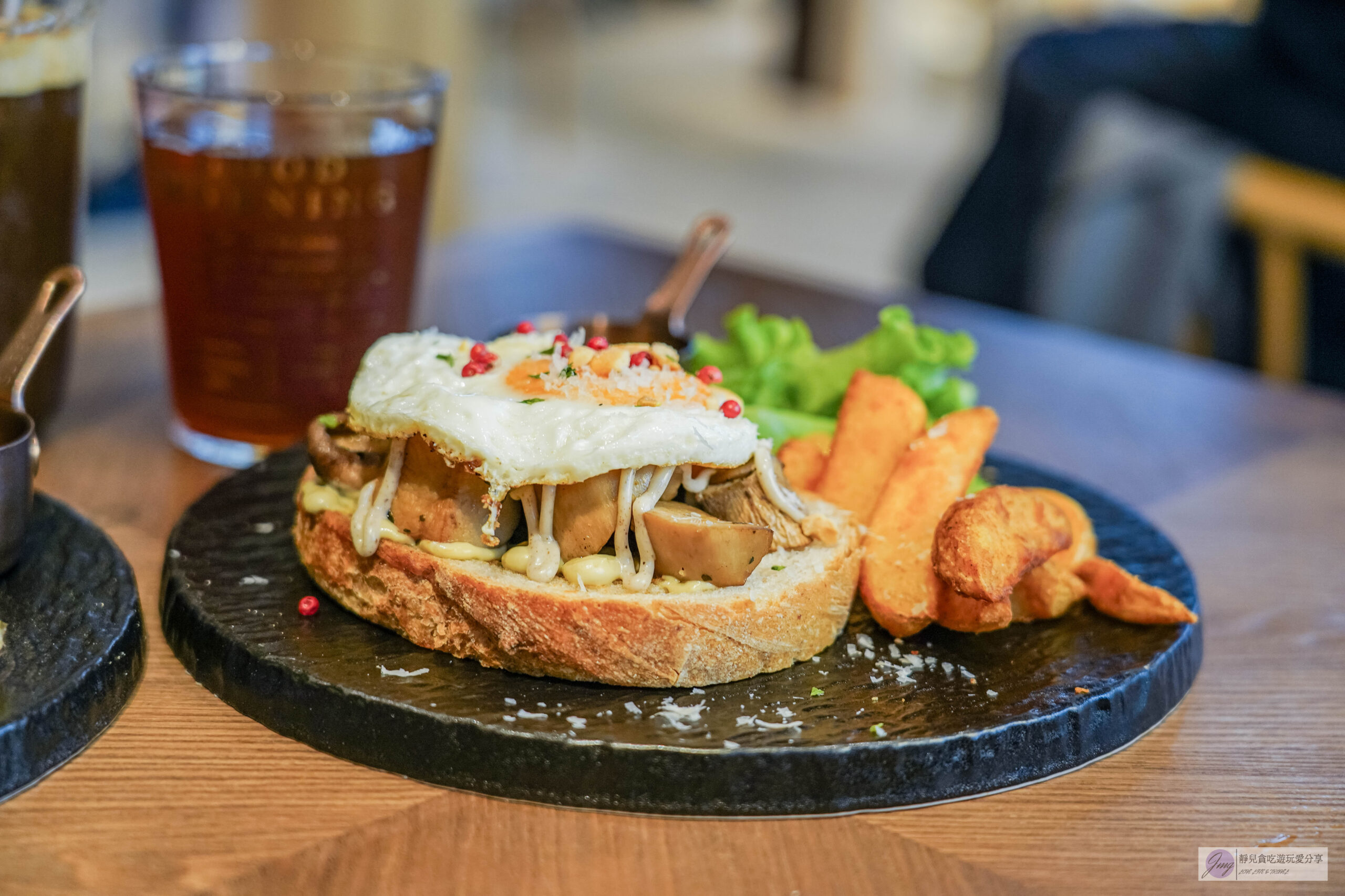 浮島溪 Söt cafe Rivulet-小檜溪重劃區質感咖啡廳!沈穩內斂簡約北歐風格,外酥內軟Q的水滴鬆餅 @靜兒貪吃遊玩愛分享 浮島溪 Söt cafe Rivulet-小檜溪重劃區質感咖啡廳!沈穩內斂簡約北歐風格,外酥內軟Q的水滴鬆餅 @靜兒貪吃遊玩愛分享
