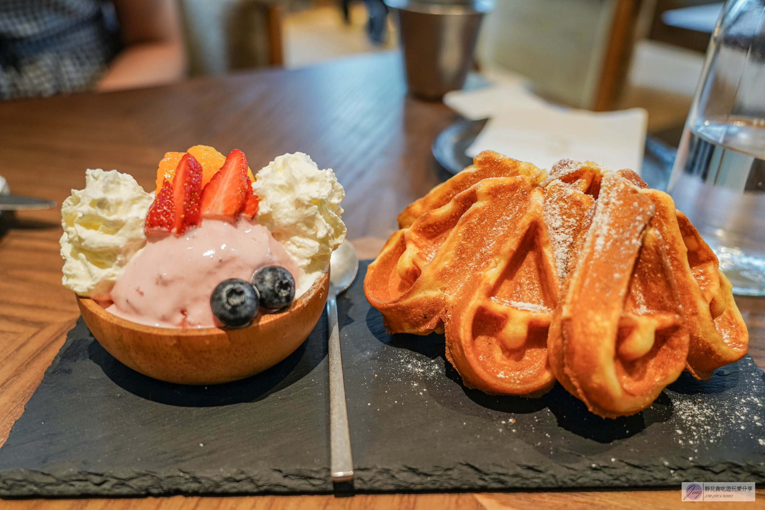 浮島溪 Söt cafe Rivulet-小檜溪重劃區質感咖啡廳!沈穩內斂簡約北歐風格,外酥內軟Q的水滴鬆餅 @靜兒貪吃遊玩愛分享 浮島溪 Söt cafe Rivulet-小檜溪重劃區質感咖啡廳!沈穩內斂簡約北歐風格,外酥內軟Q的水滴鬆餅 @靜兒貪吃遊玩愛分享