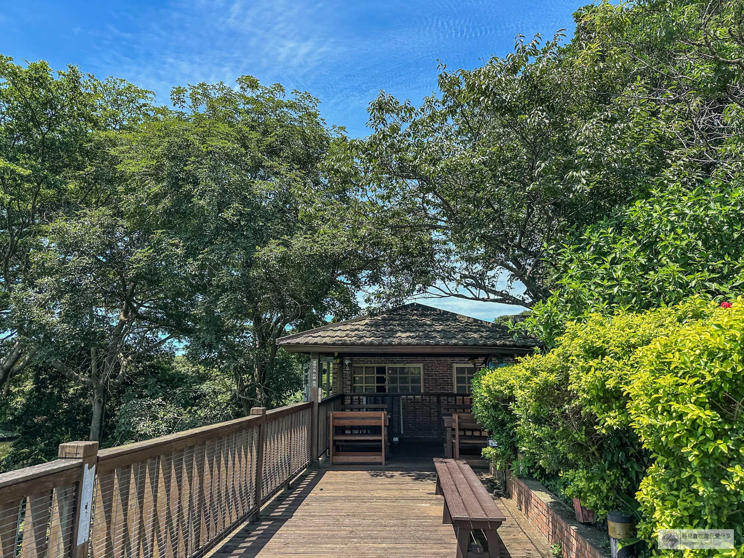 八方園-隱身交流道周邊！百年三合院紅磚古厝，連彭于晏、政商名流也到訪，祖傳40年黑金老菜甫雞必點，總裁宴客套餐推薦/鄰近楊梅交流道 @靜兒貪吃遊玩愛分享