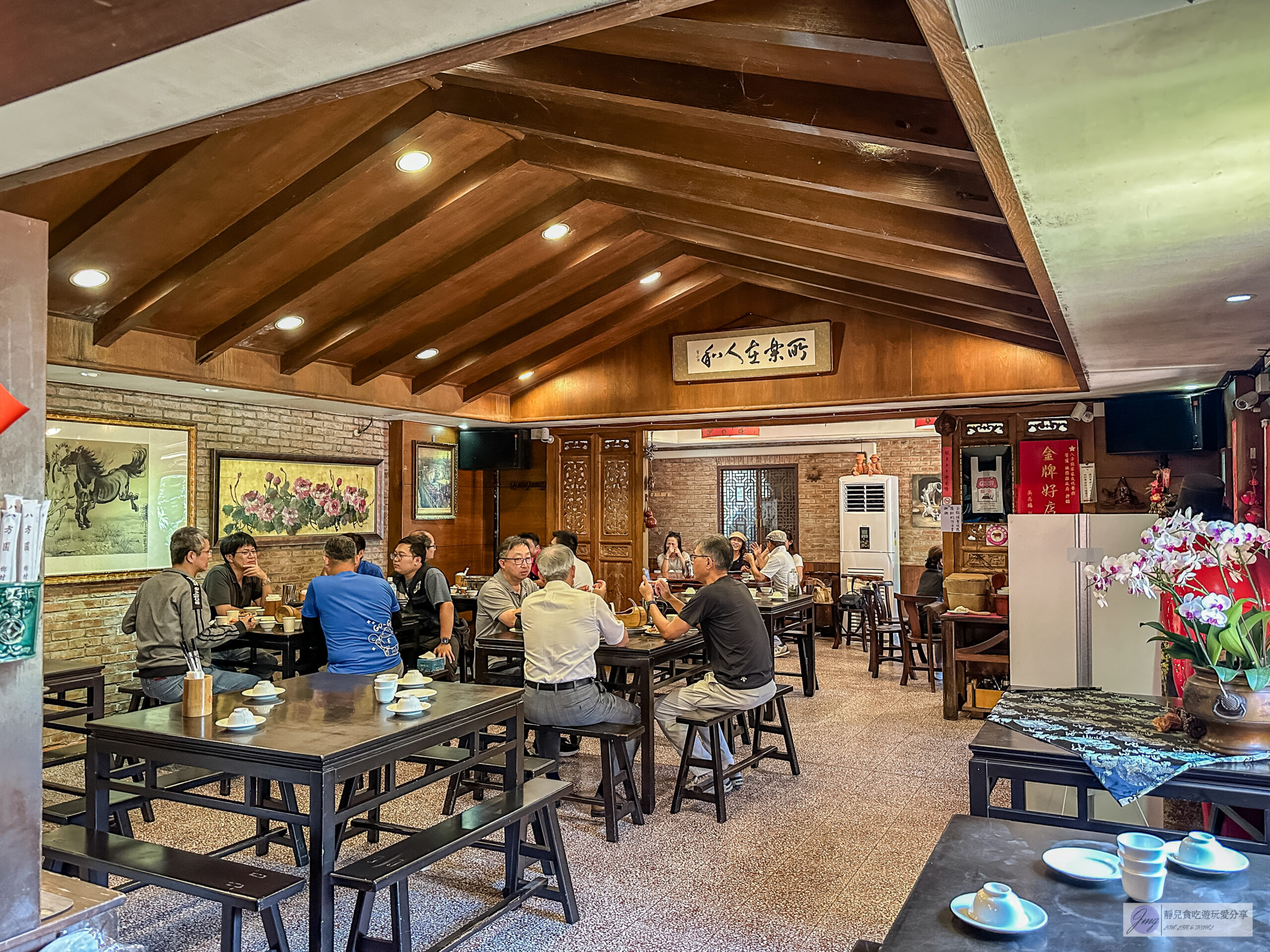 八方園-隱身交流道周邊！百年三合院紅磚古厝，連彭于晏、政商名流也到訪，祖傳40年黑金老菜甫雞必點，總裁宴客套餐推薦/鄰近楊梅交流道 @靜兒貪吃遊玩愛分享