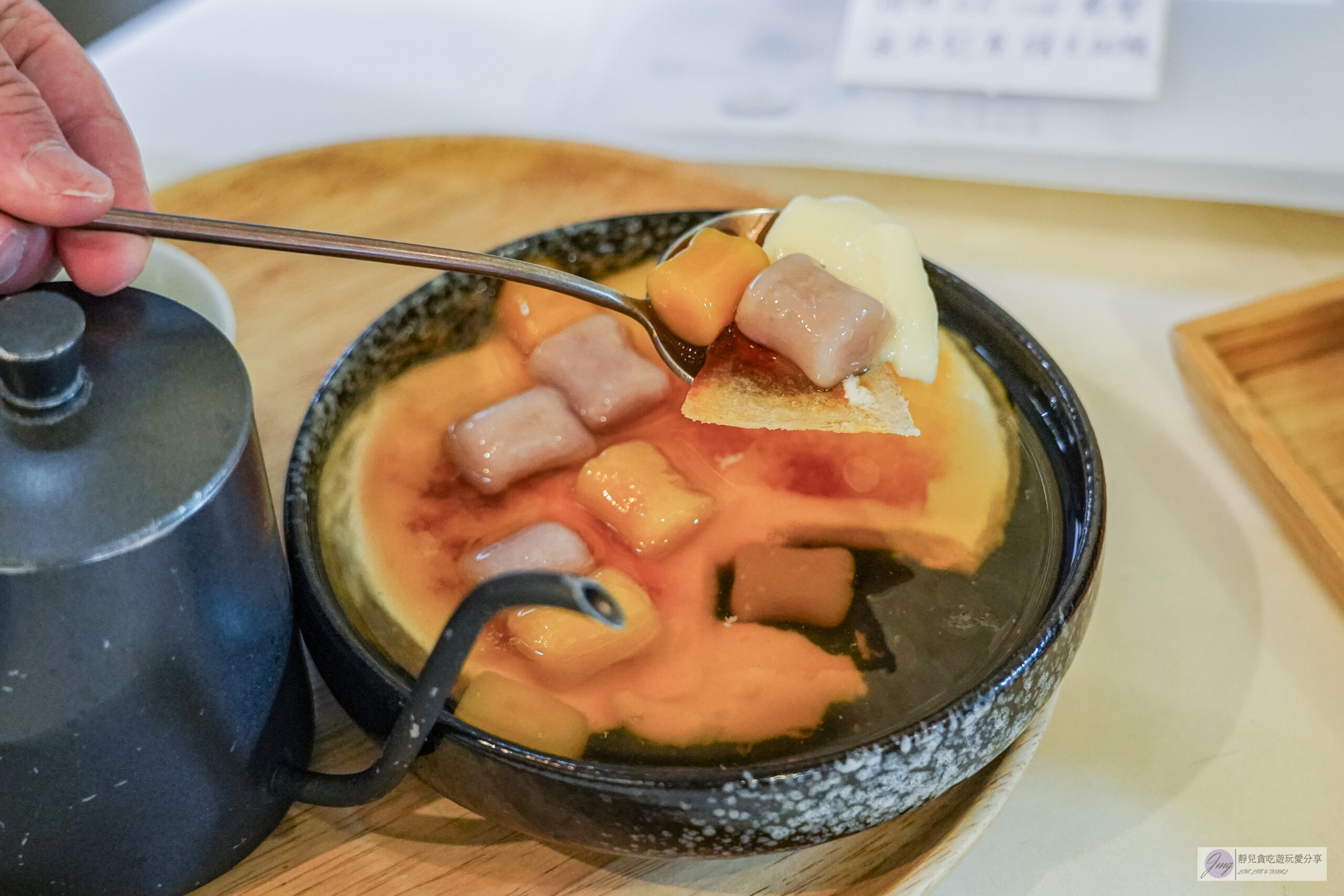 NÉVÉ 那味豆花-植物園裡吃冰!內用限定炙燒脆皮豆花,韓式雪冰料超滿 @靜兒貪吃遊玩愛分享 NÉVÉ 那味豆花-植物園裡吃冰!內用限定炙燒脆皮豆花,韓式雪冰料超滿 @靜兒貪吃遊玩愛分享