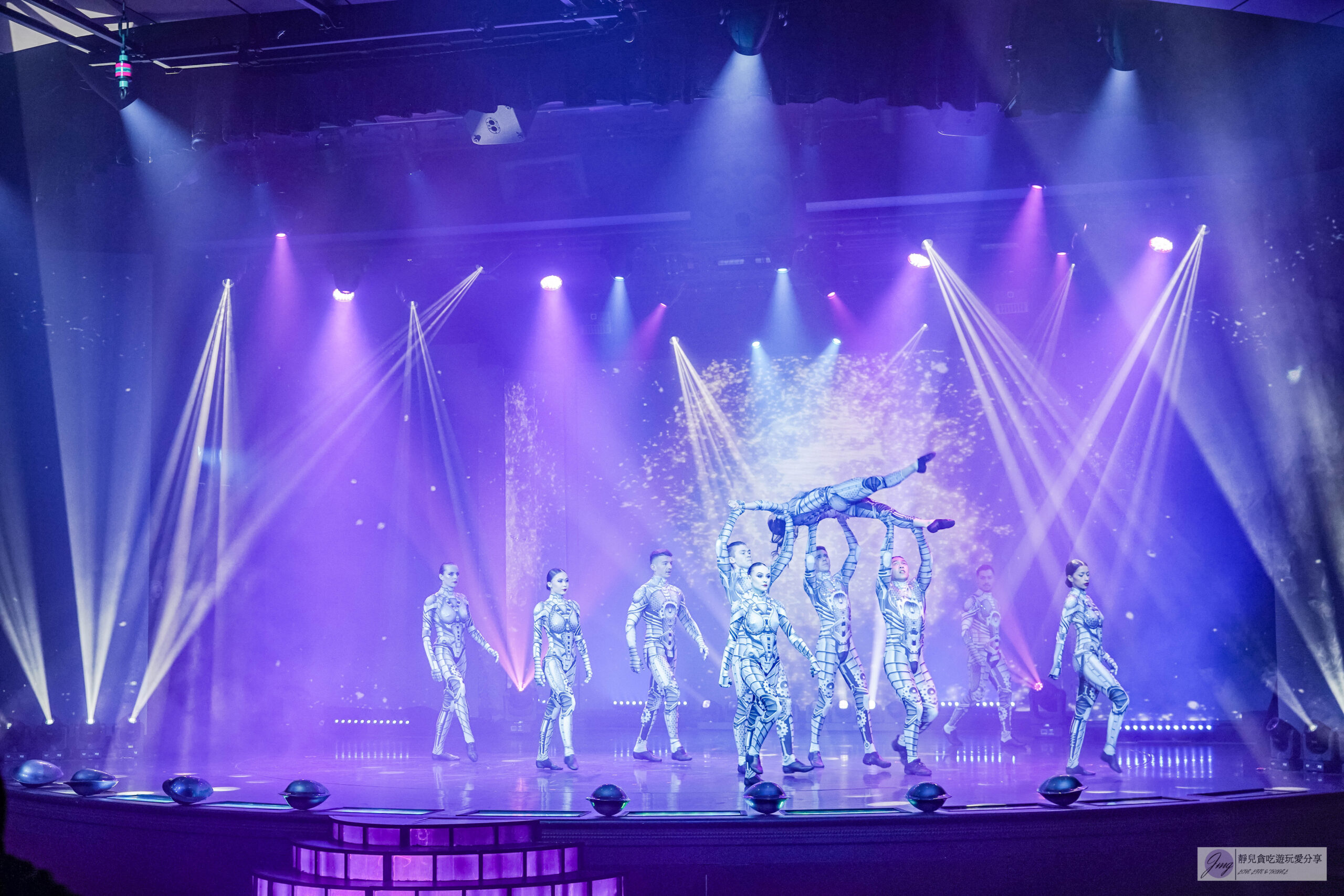 麗星郵輪探索星號-從早玩到晚的海上樂園，設施、表演活動全攻略 @靜兒貪吃遊玩愛分享