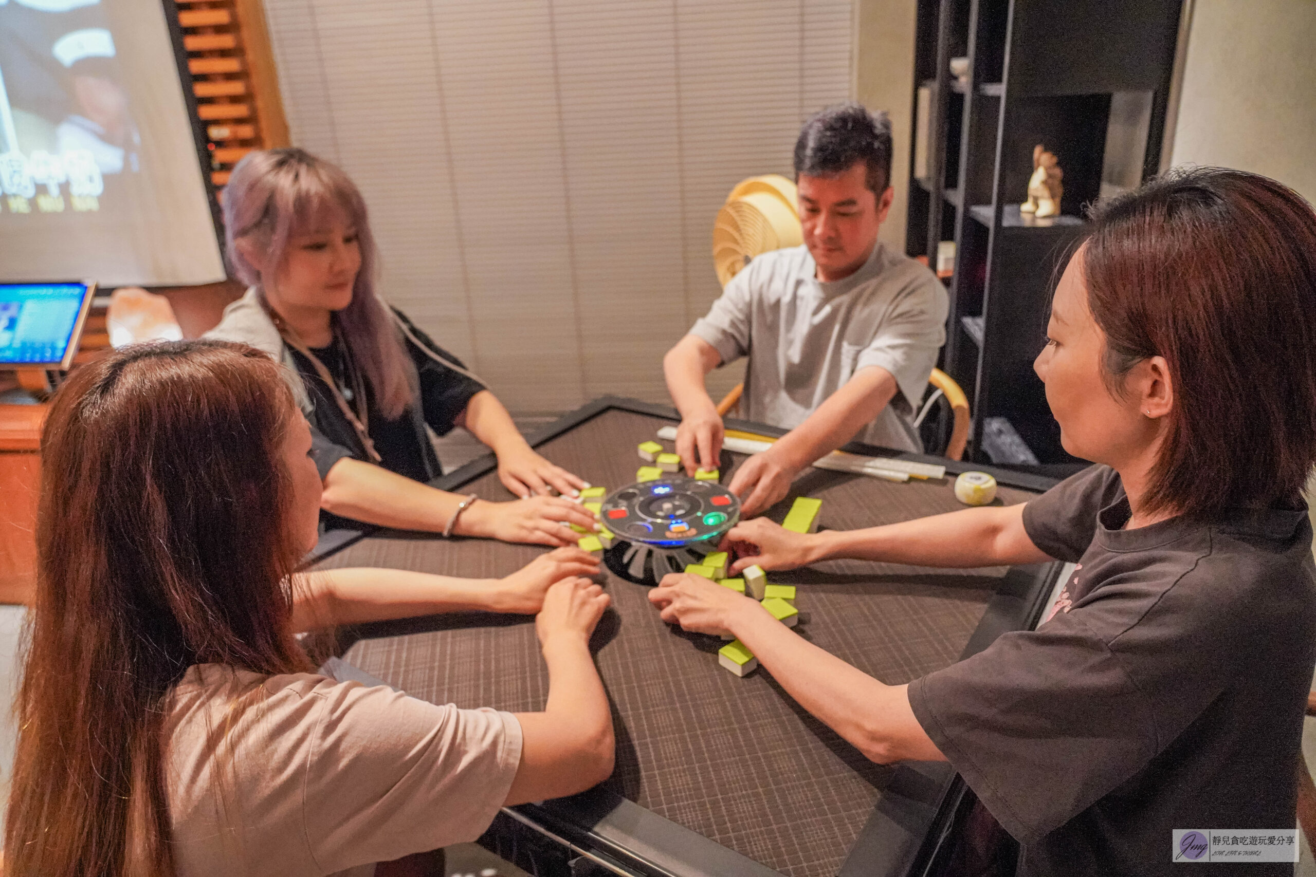 小島天光-藏身田野間的包棟民宿,划船、戶外游泳池、溜滑梯、卡拉OK、麻將桌通通有,還有超Chill的下午茶 @靜兒貪吃遊玩愛分享 小島天光-藏身田野間的包棟民宿,划船、戶外游泳池、溜滑梯、卡拉OK、麻將桌通通有,還有超Chill的下午茶 @靜兒貪吃遊玩愛分享