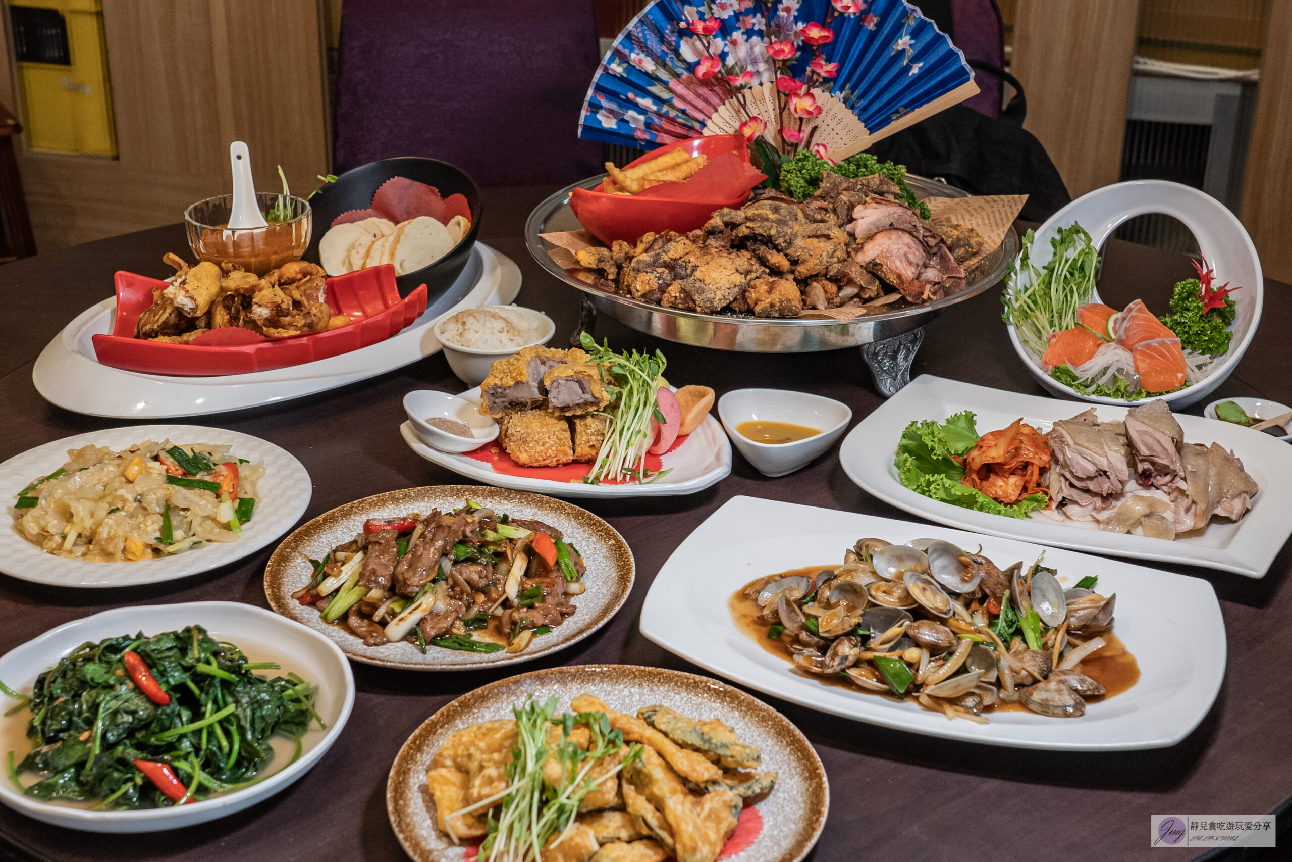 海水屋 寶山雙豐店-免費豬油拌飯吃到飽！外酥內嫩的脆皮豬腳、香酥鹹香咖哩軟殼蟹，消暑冰淇淋無限吃，海鮮平價熱炒合菜聚餐新選擇 @靜兒貪吃遊玩愛分享