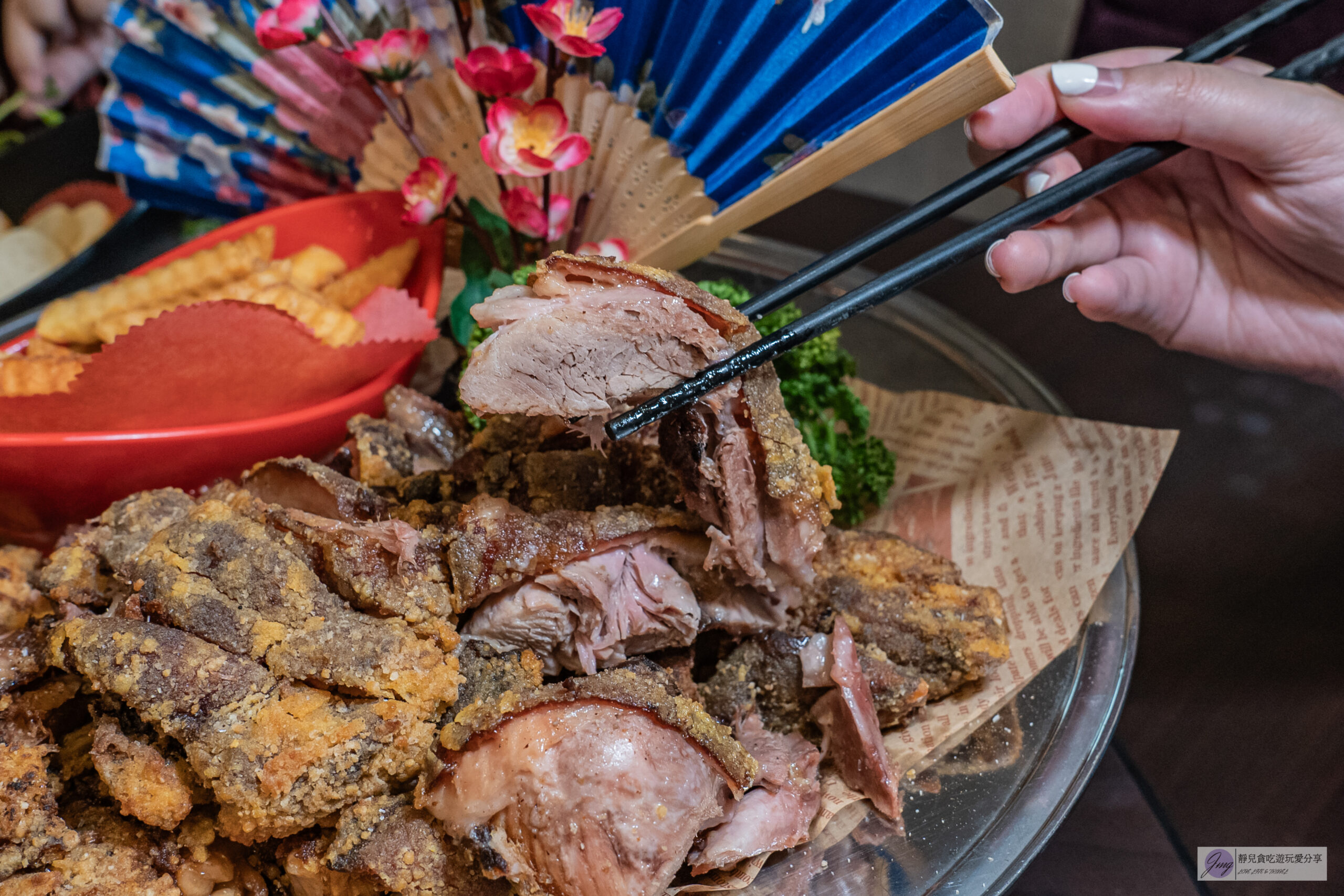 海水屋 寶山雙豐店-免費豬油拌飯吃到飽！外酥內嫩的脆皮豬腳、香酥鹹香咖哩軟殼蟹，消暑冰淇淋無限吃，海鮮平價熱炒合菜聚餐新選擇 @靜兒貪吃遊玩愛分享