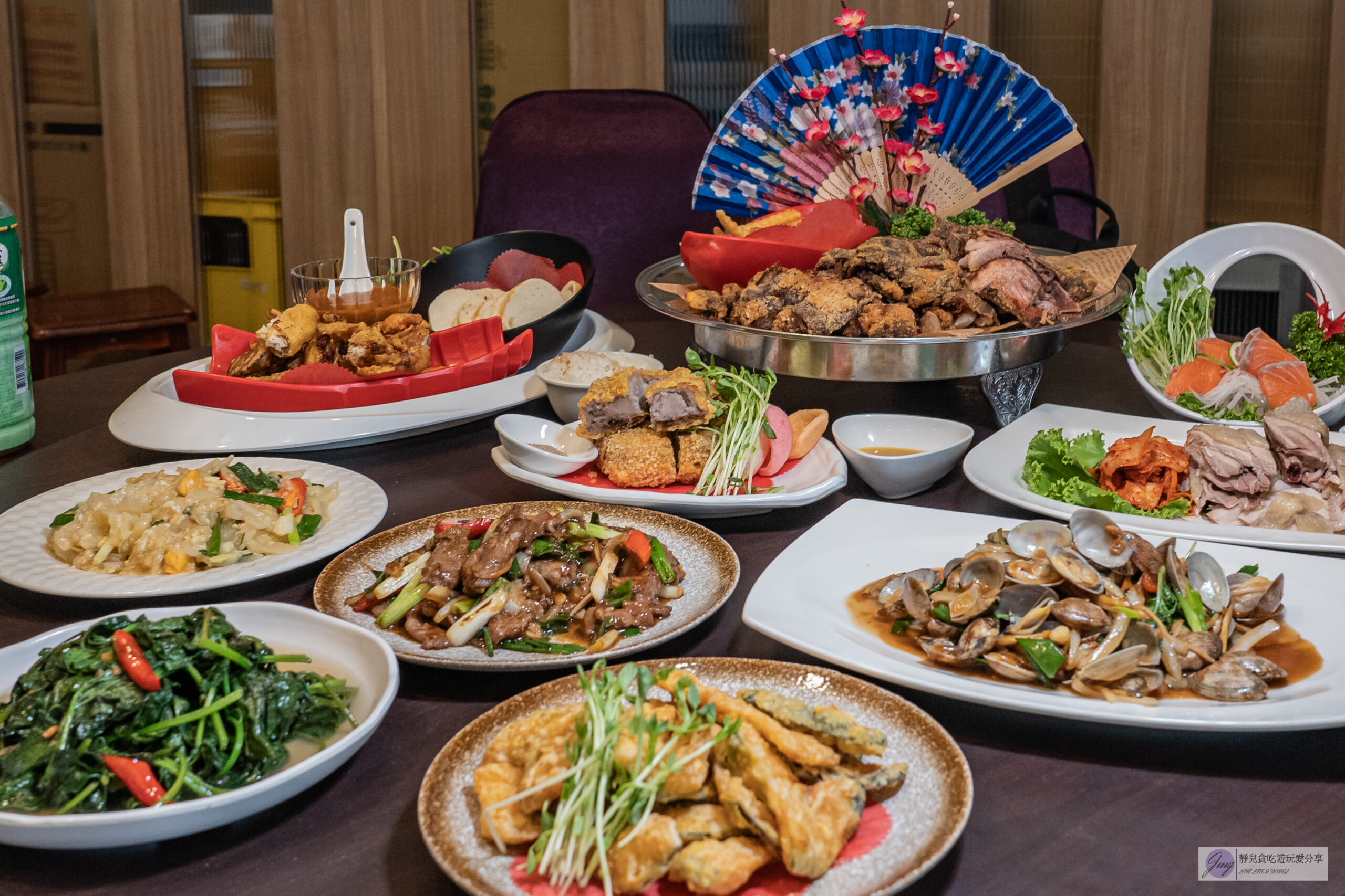 海水屋 寶山雙豐店-免費豬油拌飯吃到飽!外酥內嫩的脆皮豬腳、香酥鹹香咖哩軟殼蟹,消暑冰淇淋無限吃,海鮮平價熱炒合菜聚餐新選擇 @靜兒貪吃遊玩愛分享 海水屋 寶山雙豐店-免費豬油拌飯吃到飽!外酥內嫩的脆皮豬腳、香酥鹹香咖哩軟殼蟹,消暑冰淇淋無限吃,海鮮平價熱炒合菜聚餐新選擇 @靜兒貪吃遊玩愛分享