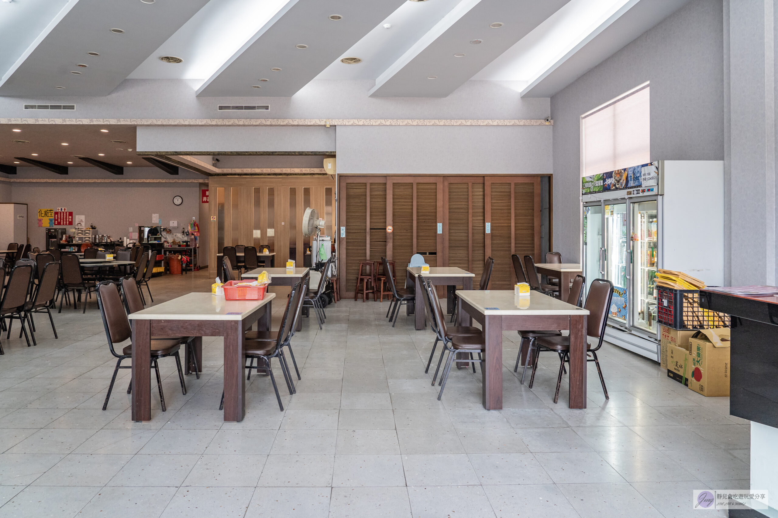 海水屋 寶山雙豐店-免費豬油拌飯吃到飽！外酥內嫩的脆皮豬腳、香酥鹹香咖哩軟殼蟹，消暑冰淇淋無限吃，海鮮平價熱炒合菜聚餐新選擇 @靜兒貪吃遊玩愛分享