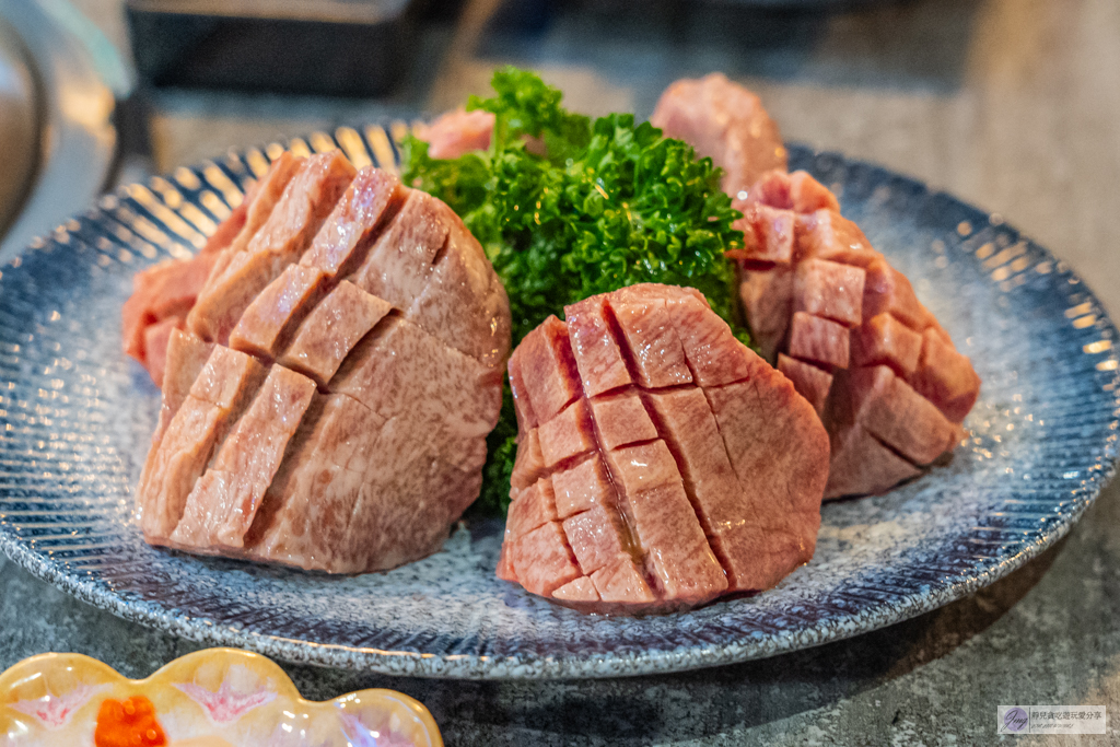 大漠紅頂級燒肉-頂級燒肉899元起推薦！稀有厚切牛舌、松葉蟹干貝、牛小排、現撈泰國蝦吃到飽/鄰近南崁五福夜市 @靜兒貪吃遊玩愛分享