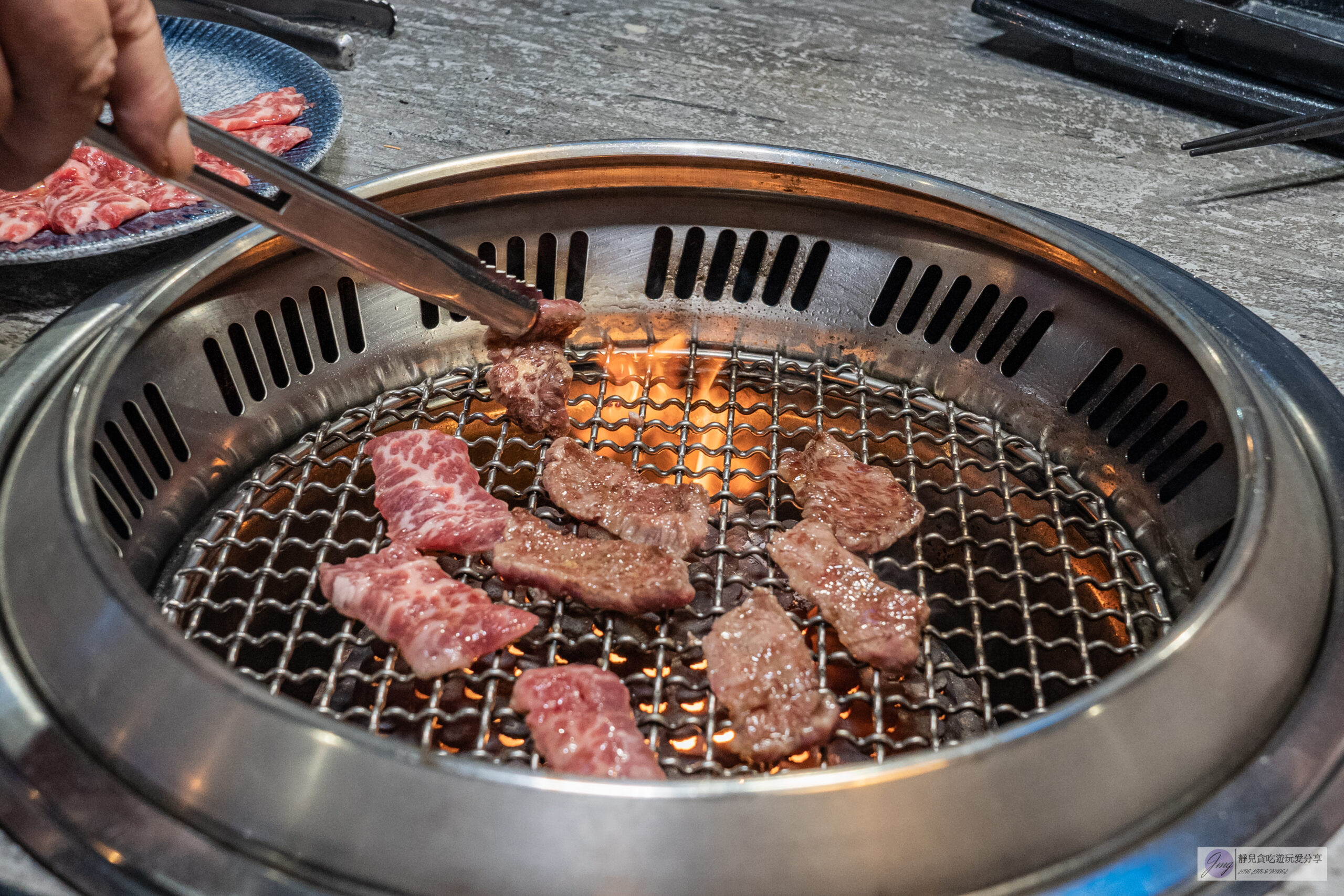 大漠紅頂級燒肉-頂級燒肉899元起推薦！稀有厚切牛舌、松葉蟹干貝、牛小排、現撈泰國蝦吃到飽/鄰近南崁五福夜市 @靜兒貪吃遊玩愛分享