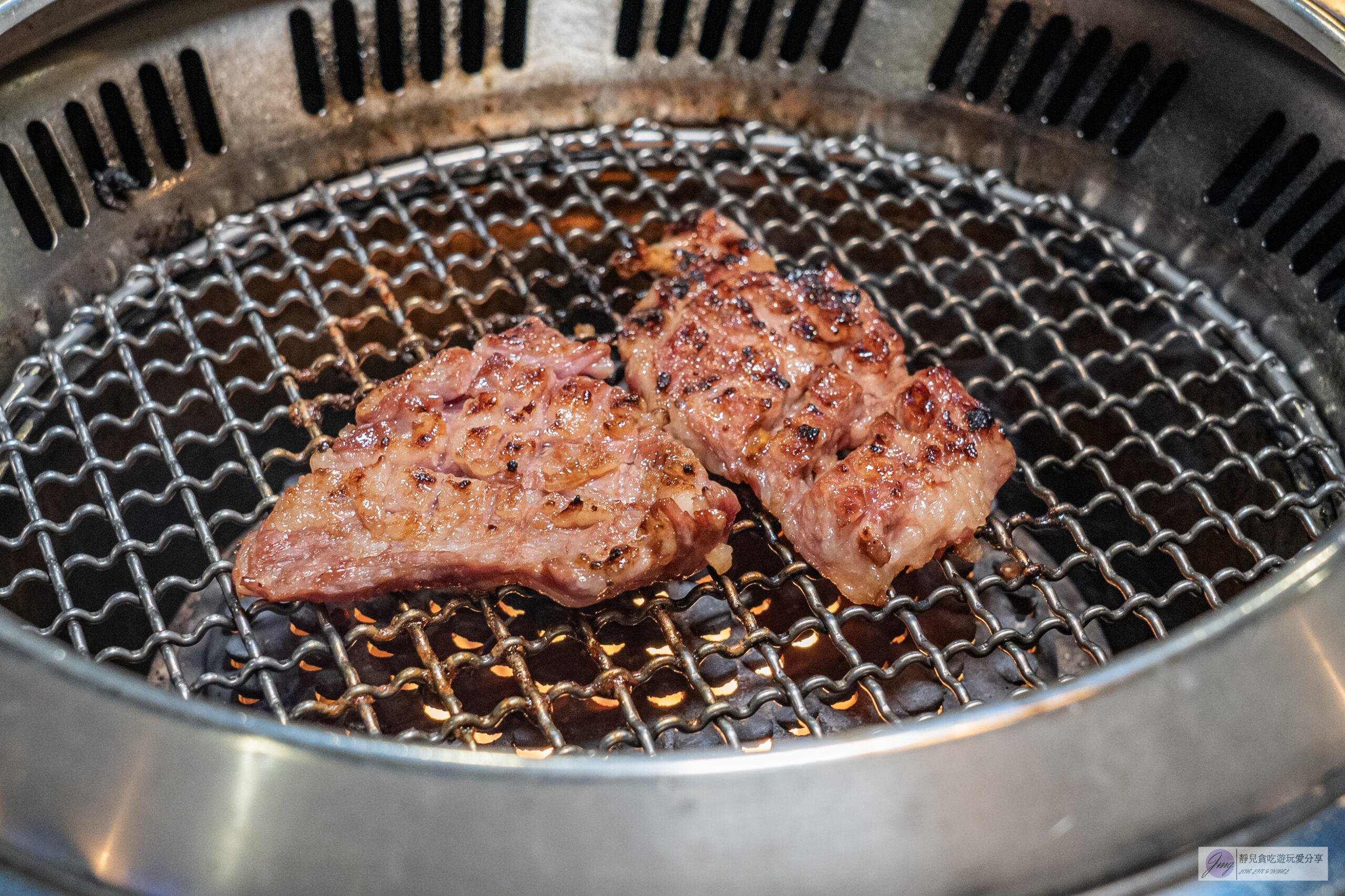 大漠紅頂級燒肉-頂級燒肉899元起推薦！稀有厚切牛舌、松葉蟹干貝、牛小排、現撈泰國蝦吃到飽/鄰近南崁五福夜市 @靜兒貪吃遊玩愛分享