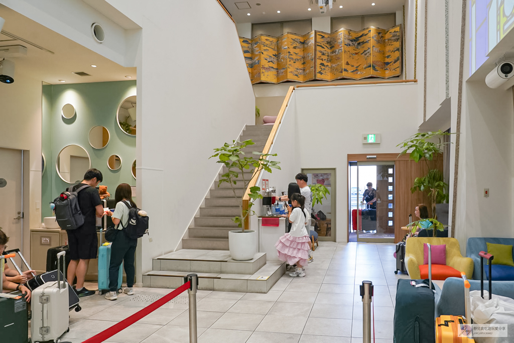 HOTEL SOBIAL 大国町-雙人房一晚兩千有找，空間寬敞舒適，樓下就有LAWSON，大國町站地鐵出口旁 @靜兒貪吃遊玩愛分享