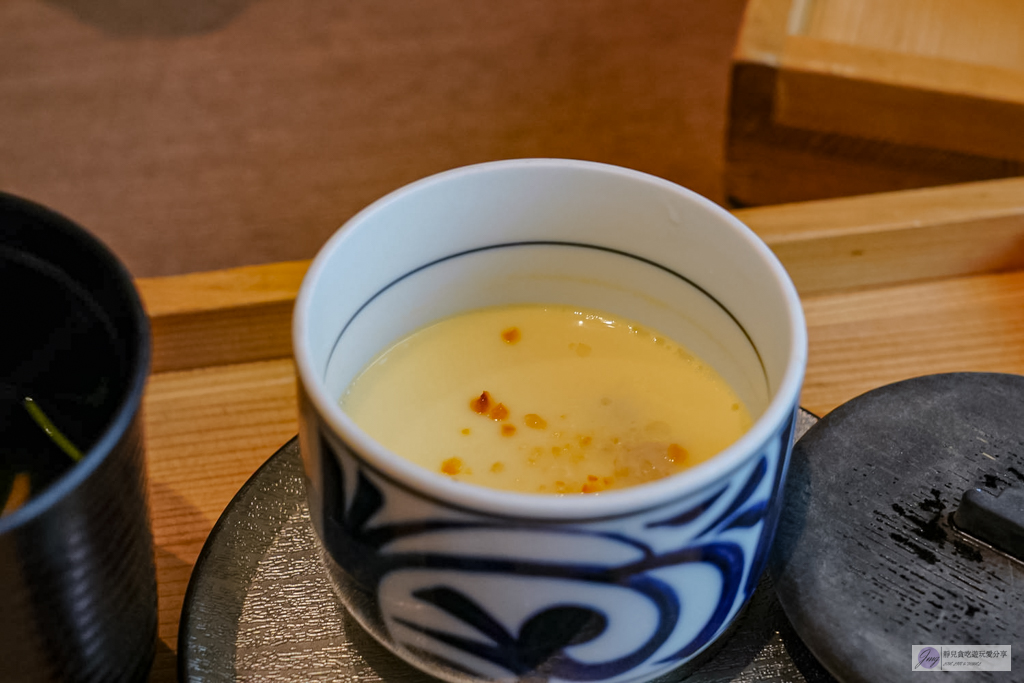 地焼うなぎ 法善寺山かづ-隱藏小巷內！外酥內嫩超驚艷，海膽鰻魚限量10份，超推鮭魚卵鰻魚飯/鄰近難波站 @靜兒貪吃遊玩愛分享