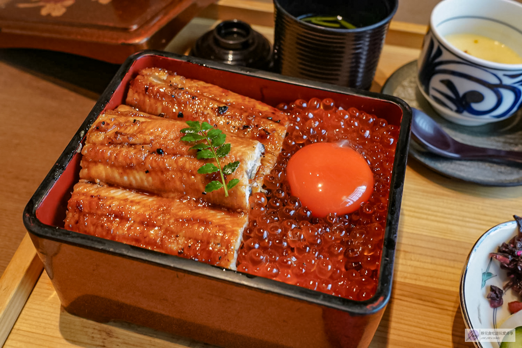 地焼うなぎ 法善寺山かづ-隱藏小巷內！外酥內嫩超驚艷，海膽鰻魚限量10份，超推鮭魚卵鰻魚飯/鄰近難波站 @靜兒貪吃遊玩愛分享