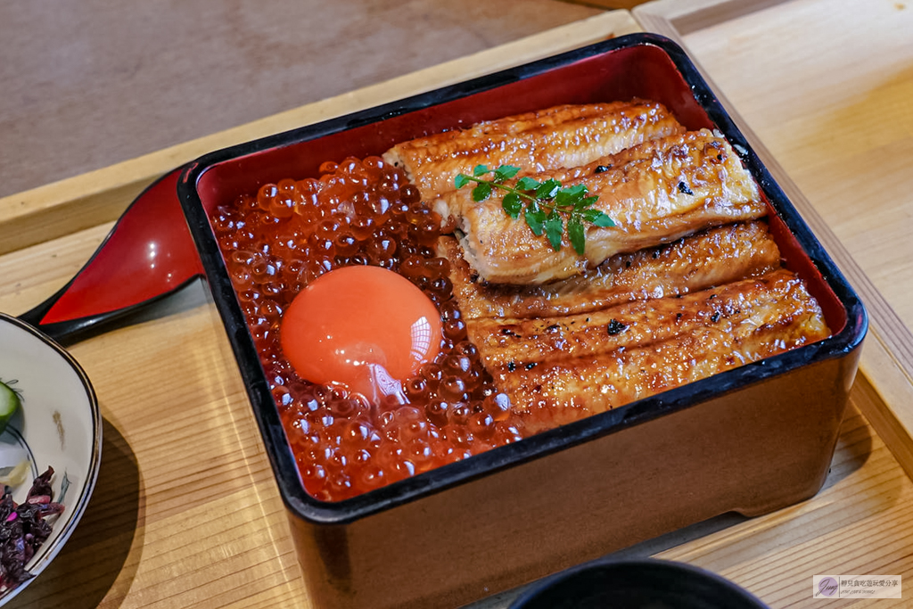 地焼うなぎ 法善寺山かづ-隱藏小巷內！外酥內嫩超驚艷，海膽鰻魚限量10份，超推鮭魚卵鰻魚飯/鄰近難波站 @靜兒貪吃遊玩愛分享