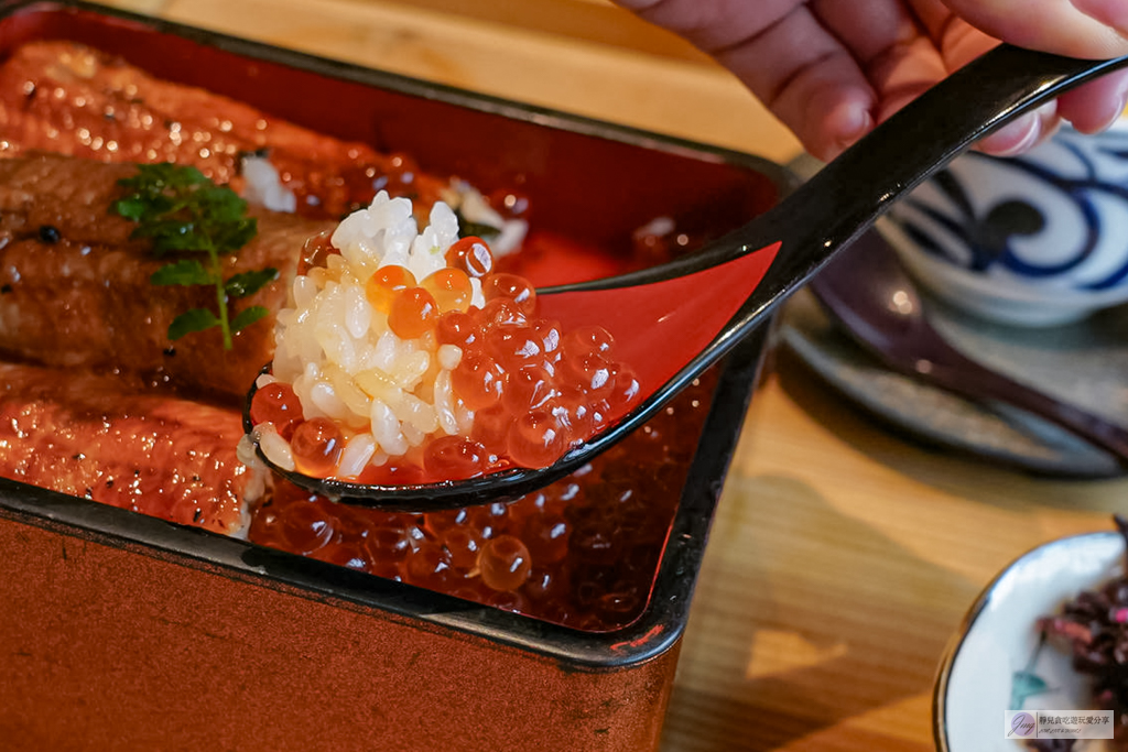 地焼うなぎ 法善寺山かづ-隱藏小巷內！外酥內嫩超驚艷，海膽鰻魚限量10份，超推鮭魚卵鰻魚飯/鄰近難波站 @靜兒貪吃遊玩愛分享