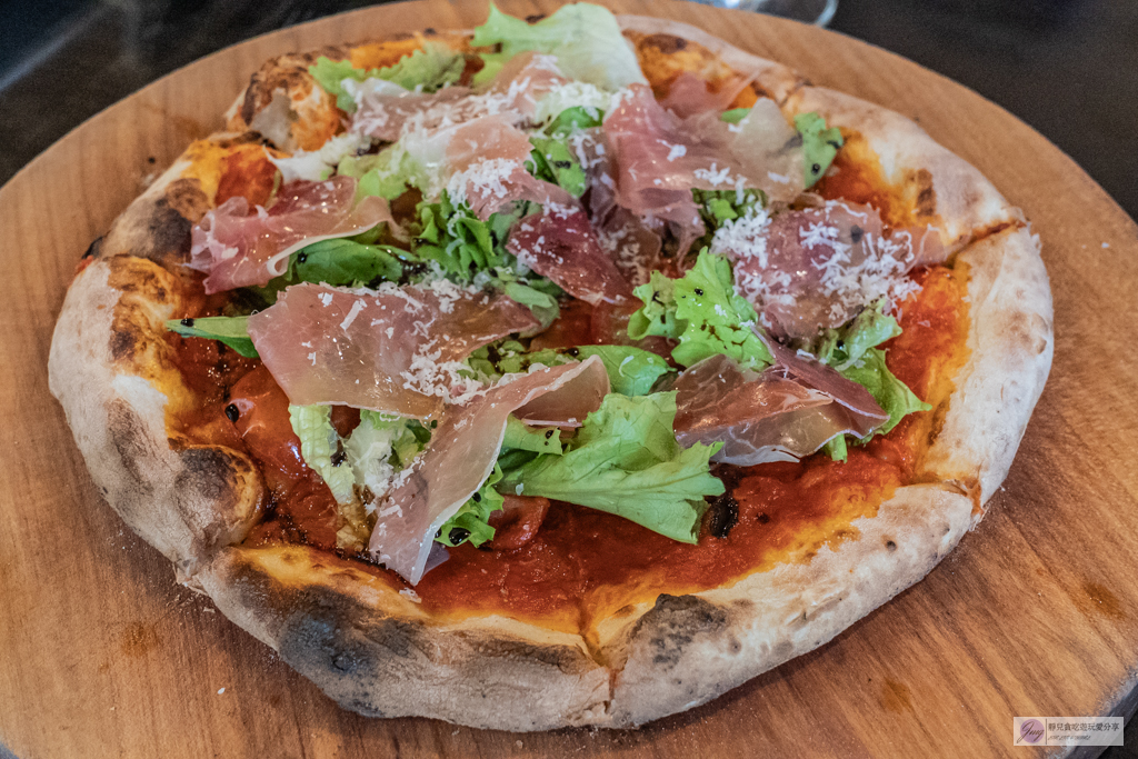 久住酒莊石窯工坊-隱藏在葡萄酒莊！在地人氣窯烤Pizza店，品嚐自家釀製的紅白葡萄酒 @靜兒貪吃遊玩愛分享
