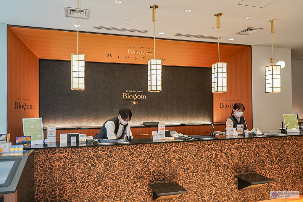 大分JR九州Blossom飯店-絕美無邊際溫泉飯店！七星列車水戸岡大師設計低調奢華，出車站就到，百貨商圈超便利/鄰近大分駅 @靜兒貪吃遊玩愛分享