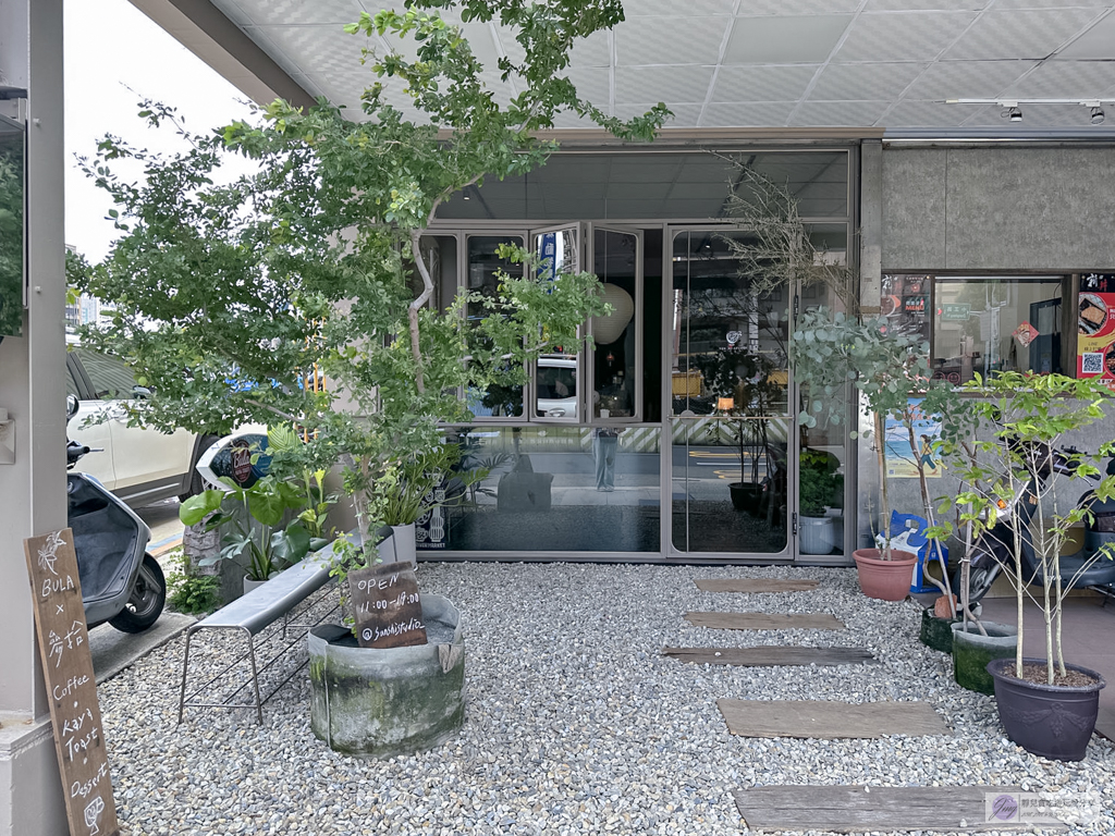 參拾 Sanshi Coffee-隱藏在鬧區裡！日式庭園清新質感小店，香氣十足的炭烤咖椰吐司，寵物友善/鄰近藝文特區 @靜兒貪吃遊玩愛分享