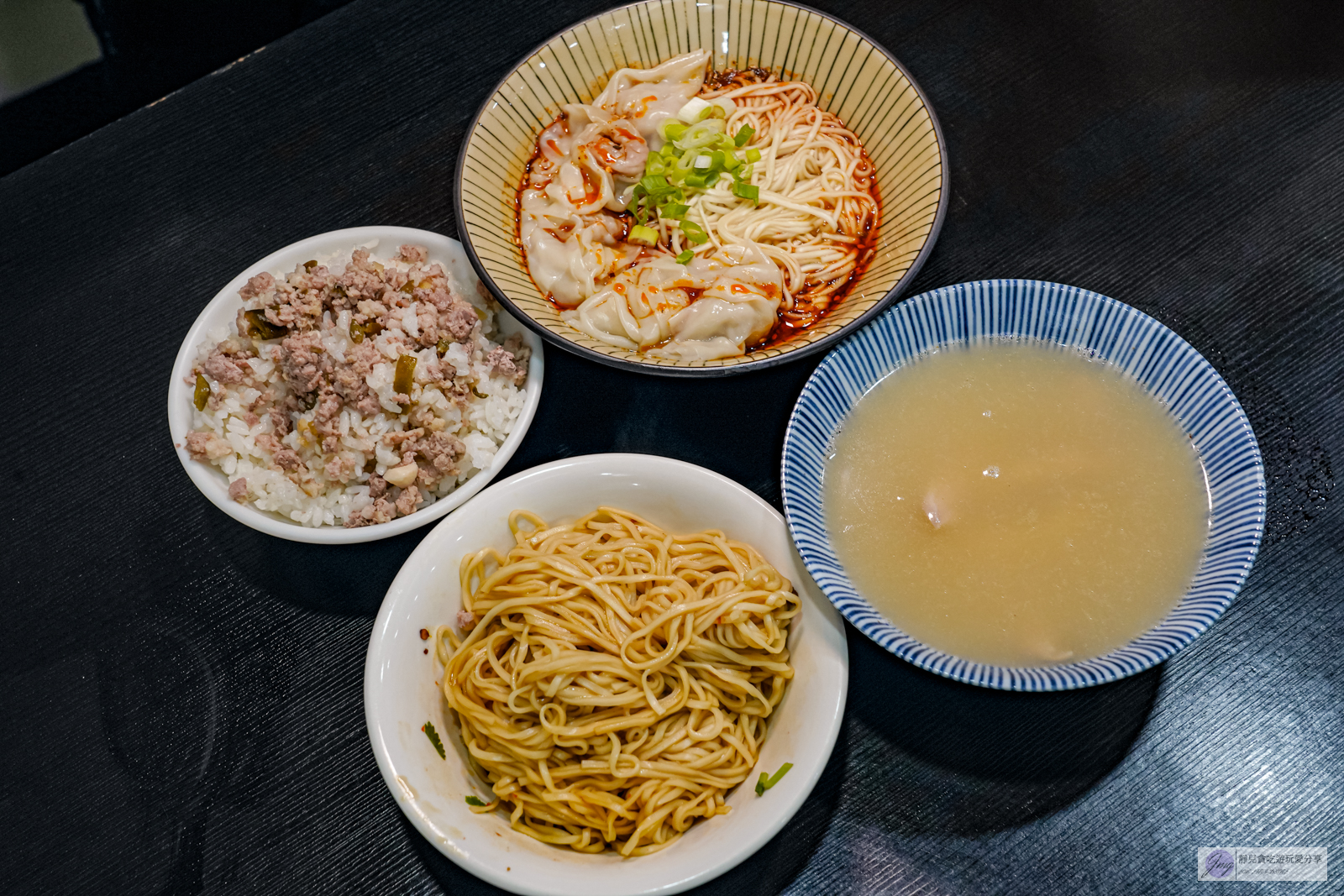 擺厘香辣乾麵-嗜辣者必吃！香辣重慶炒手麵，麻香不死鹹，辣味十足超過癮 @靜兒貪吃遊玩愛分享