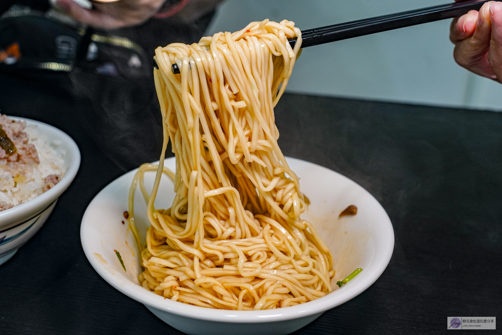 擺厘香辣乾麵-嗜辣者必吃！香辣重慶炒手麵，麻香不死鹹，辣味十足超過癮 @靜兒貪吃遊玩愛分享