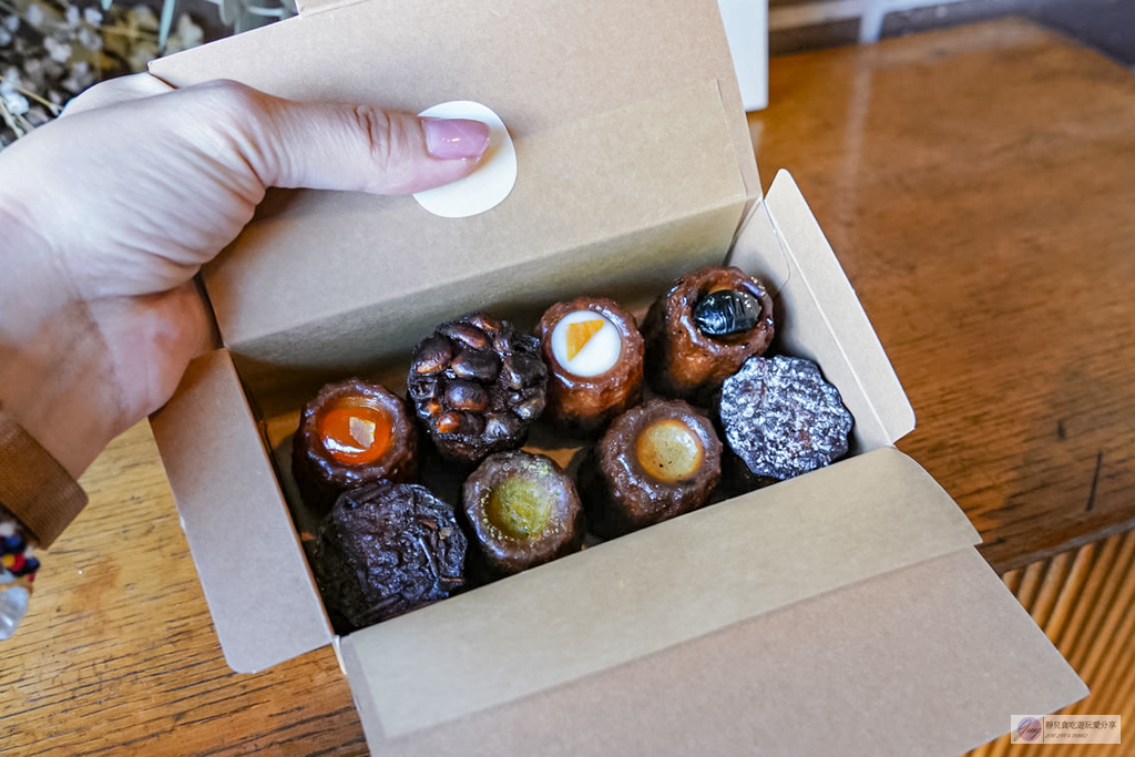 CANELÉ du JAPON 櫻川店-多達8款迷你可麗露,外脆內軟不甜膩/鄰近難波站 @靜兒貪吃遊玩愛分享 CANELÉ du JAPON 櫻川店-多達8款迷你可麗露,外脆內軟不甜膩/鄰近難波站 @靜兒貪吃遊玩愛分享