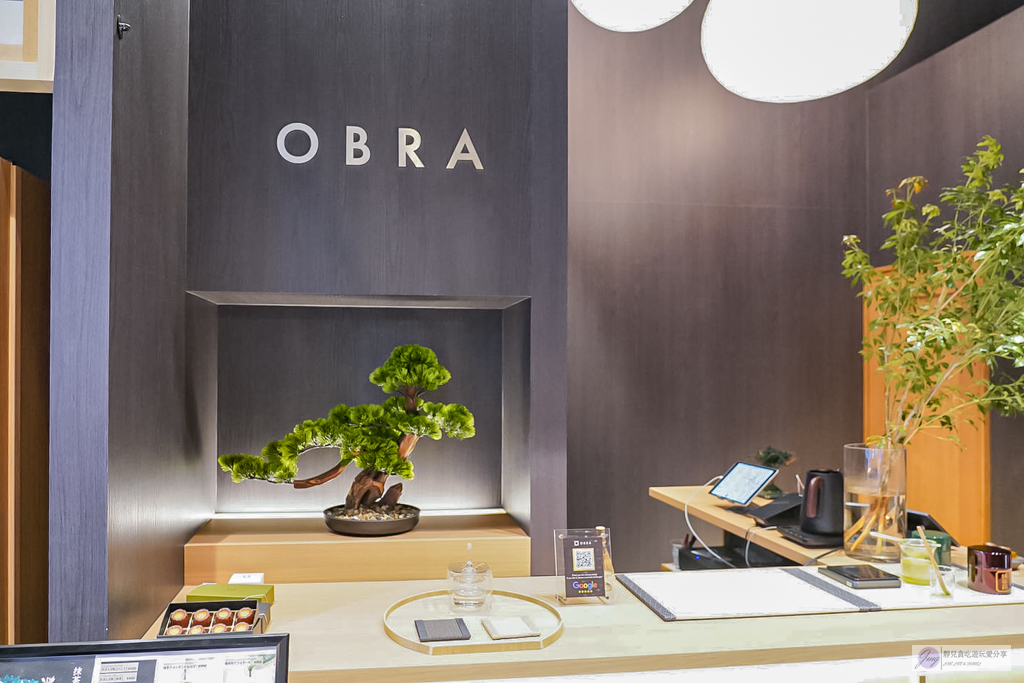 OBRA-隱藏飯店內！抹茶控必收，三種濃度的手沖抹茶專門店/位在APA HOTEL難波駅前 @靜兒貪吃遊玩愛分享