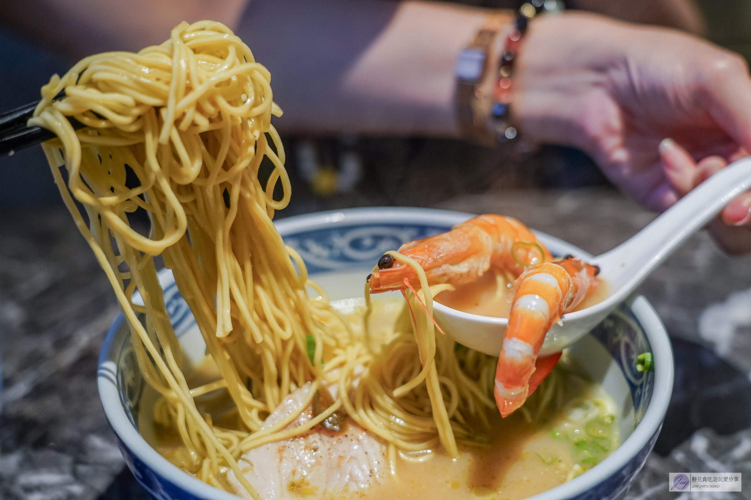 定置漁場三代目 羅東店-老宅改造拉麵店！免費加湯加麵，海味十足的魚骨熬煮湯頭，超推鮮辣爽口的剝皮辣椒麵/鄰近羅東林業文化園區 @靜兒貪吃遊玩愛分享