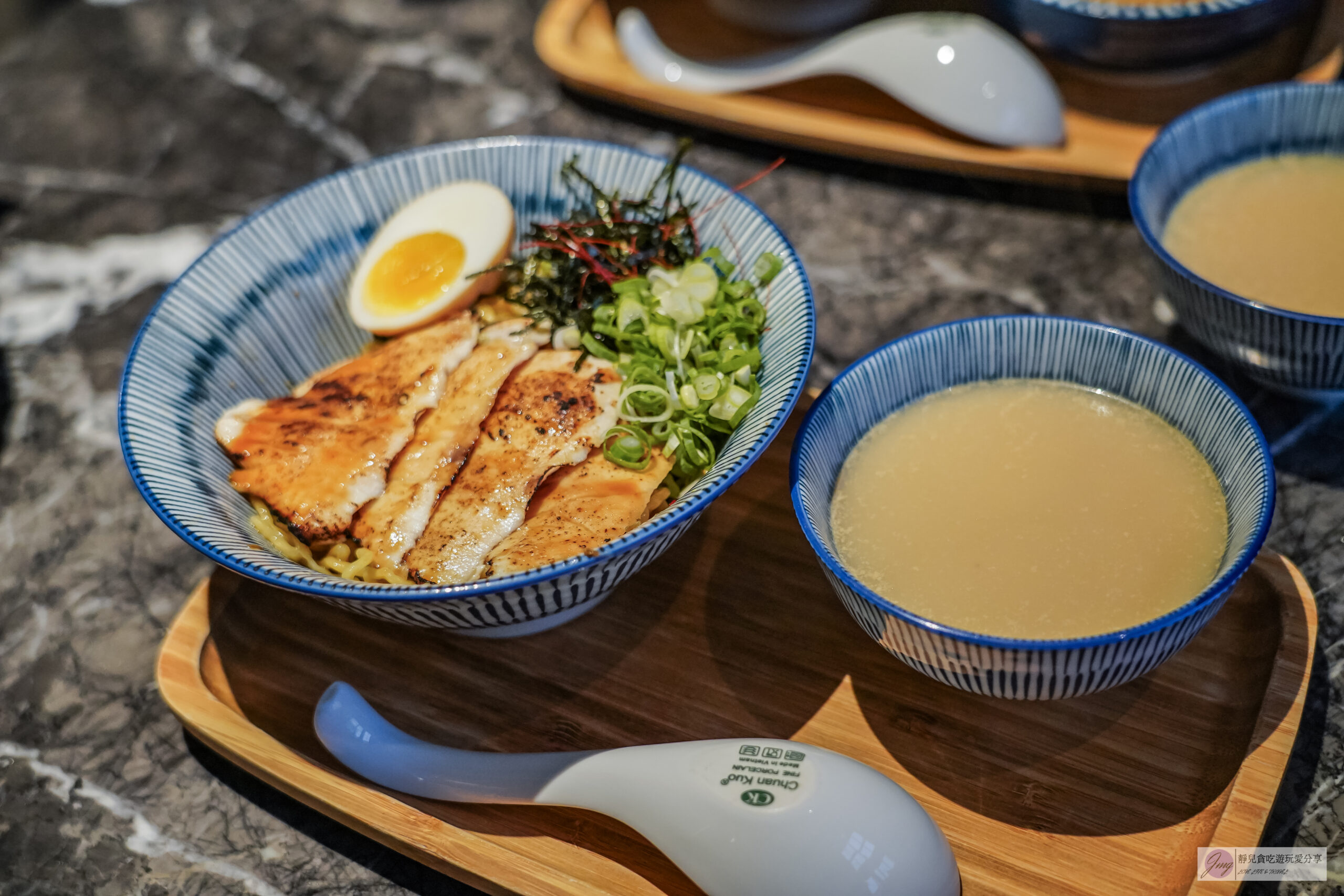 定置漁場三代目 羅東店-老宅改造拉麵店!免費加湯加麵,海味十足的魚骨熬煮湯頭,超推鮮辣爽口的剝皮辣椒麵/鄰近羅東林業文化園區 @靜兒貪吃遊玩愛分享 定置漁場三代目 羅東店-老宅改造拉麵店!免費加湯加麵,海味十足的魚骨熬煮湯頭,超推鮮辣爽口的剝皮辣椒麵/鄰近羅東林業文化園區 @靜兒貪吃遊玩愛分享