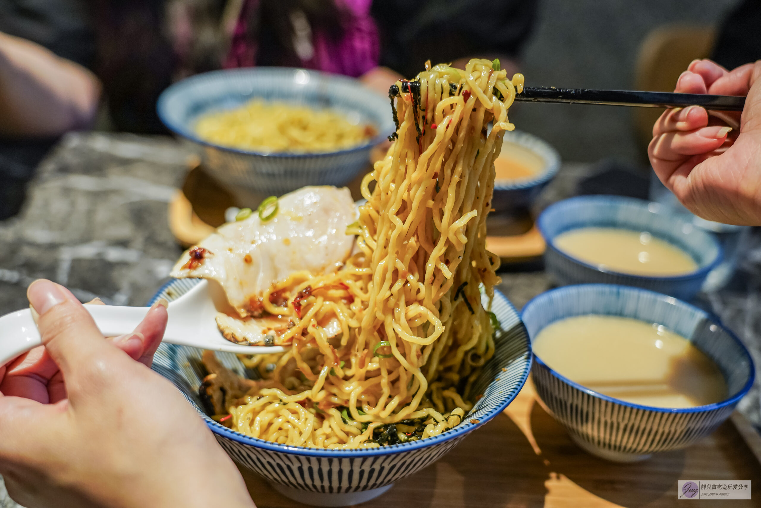 定置漁場三代目 羅東店-老宅改造拉麵店！免費加湯加麵，海味十足的魚骨熬煮湯頭，超推鮮辣爽口的剝皮辣椒麵/鄰近羅東林業文化園區 @靜兒貪吃遊玩愛分享
