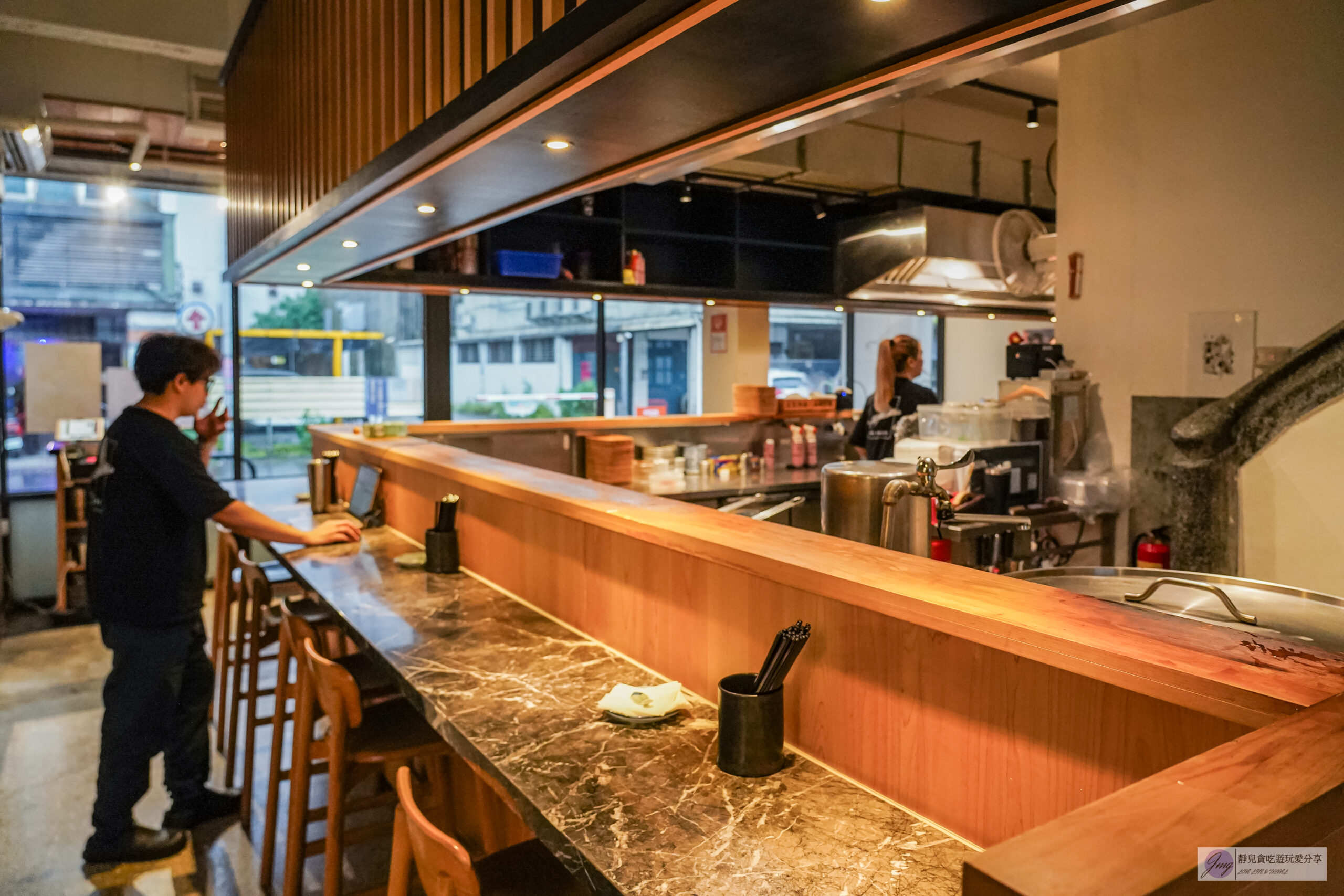 定置漁場三代目 羅東店-老宅改造拉麵店！免費加湯加麵，海味十足的魚骨熬煮湯頭，超推鮮辣爽口的剝皮辣椒麵/鄰近羅東林業文化園區 @靜兒貪吃遊玩愛分享