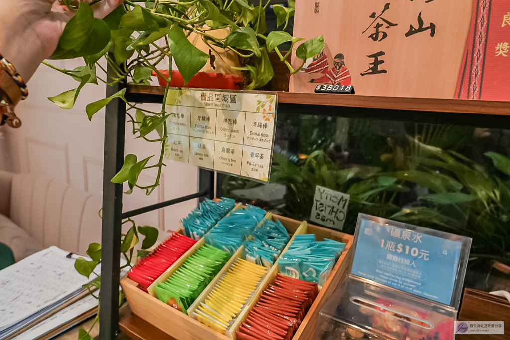 伊麗莎白酒店-歐風平價溫馨旅店！零食咖啡飲品任你拿，鄰近SOGO百貨商圈 @靜兒貪吃遊玩愛分享