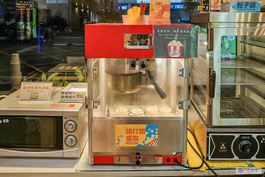 伊麗莎白酒店-歐風平價溫馨旅店！零食咖啡飲品任你拿，鄰近SOGO百貨商圈 @靜兒貪吃遊玩愛分享