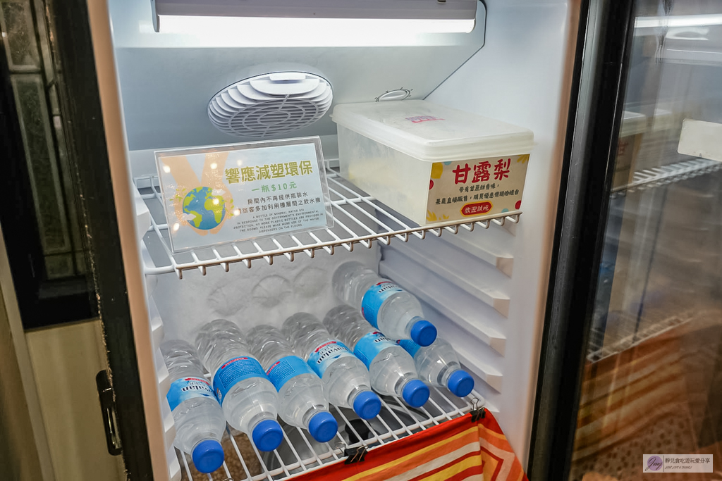 伊麗莎白酒店-歐風平價溫馨旅店！零食咖啡飲品任你拿，鄰近SOGO百貨商圈 @靜兒貪吃遊玩愛分享