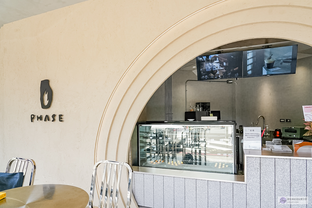 PHASE Coffee Espresso 西區模範店-韓系質感空間外帶店,每日限量8種口味費南雪,高質感特調咖啡/近勤美綠園道 @靜兒貪吃遊玩愛分享 PHASE Coffee Espresso 西區模範店-韓系質感空間外帶店,每日限量8種口味費南雪,高質感特調咖啡/近勤美綠園道 @靜兒貪吃遊玩愛分享