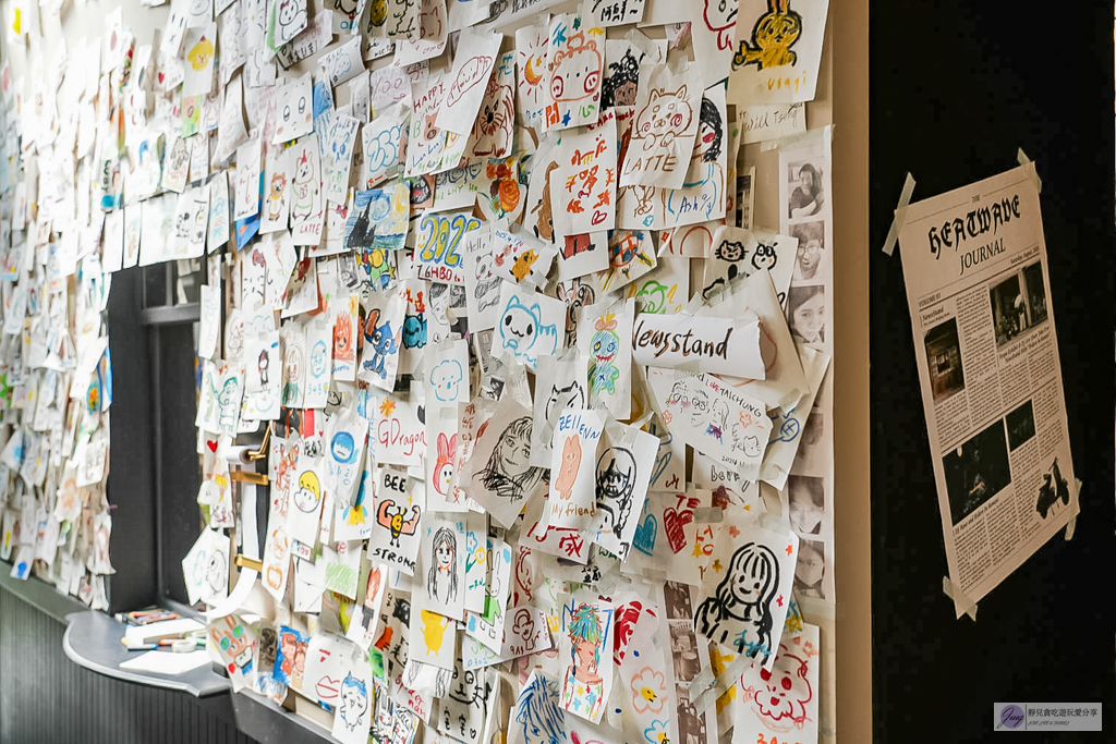 Newsstand模範社區-藏身轉角的歐風書報攤！復古偉士牌主題造景，開心果鴛鴦茶超驚艷/近勤美綠園道 @靜兒貪吃遊玩愛分享