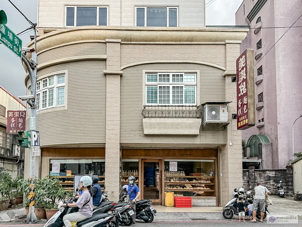 美淇兒西點麵包坊-在地27年!手工紅土鴨蛋黃酥,香酥不膩,一顆只要55元 @靜兒貪吃遊玩愛分享 美淇兒西點麵包坊-在地27年!手工紅土鴨蛋黃酥,香酥不膩,一顆只要55元 @靜兒貪吃遊玩愛分享
