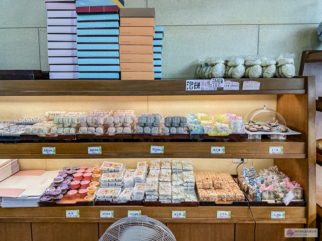美淇兒西點麵包坊-在地27年！手工紅土鴨蛋黃酥，香酥不膩，一顆只要55元 @靜兒貪吃遊玩愛分享