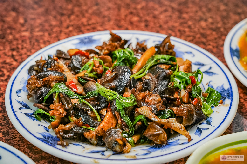 文發羊肉店-廟口旁隱藏版熱炒店！百元起高CP超佛心，羊肉料理超下飯 @靜兒貪吃遊玩愛分享
