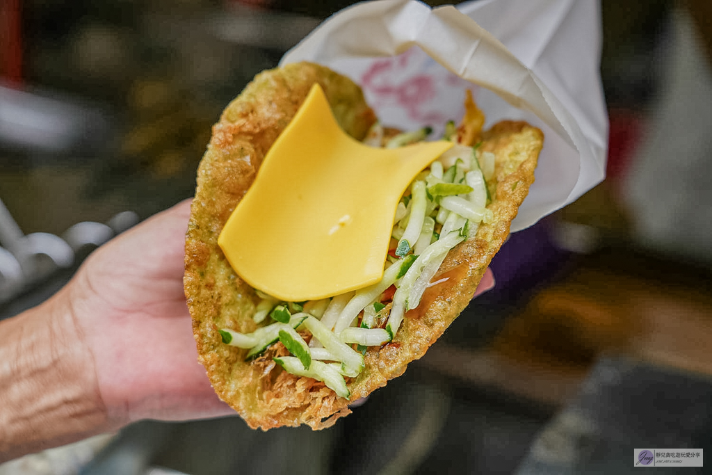 海菜蛋餅-隱藏在市場內！海菜蛋餅超脆口，清爽海味的在地銅板早餐/北辰市場 @靜兒貪吃遊玩愛分享