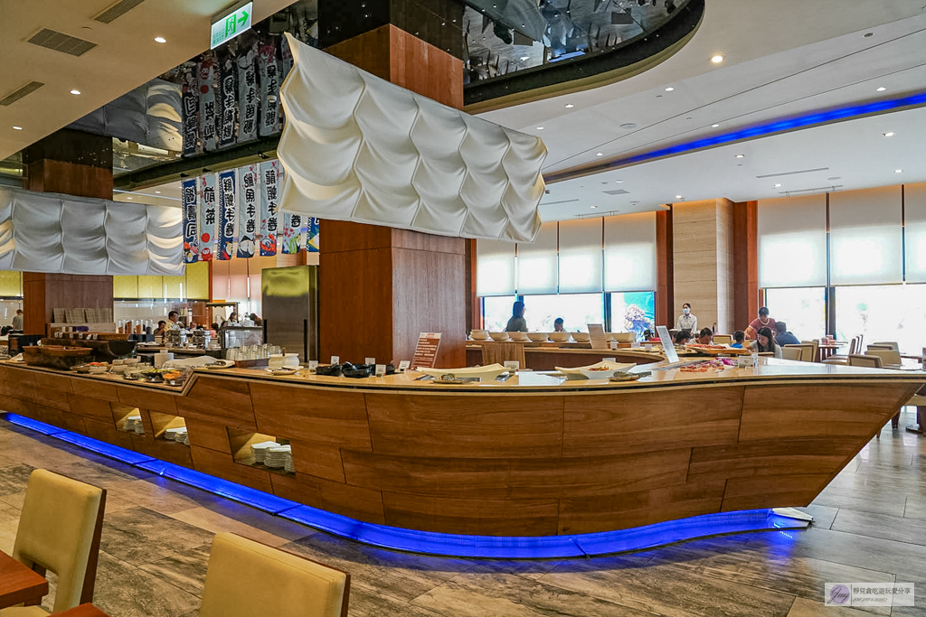 澎湖福朋喜來登酒店-唯一五星級海景飯店！海景第一排港景房，無邊際泳池＋超強海鮮早餐 @靜兒貪吃遊玩愛分享