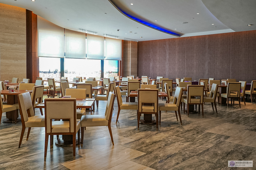 澎湖福朋喜來登酒店-唯一五星級海景飯店！海景第一排港景房，無邊際泳池＋超強海鮮早餐 @靜兒貪吃遊玩愛分享