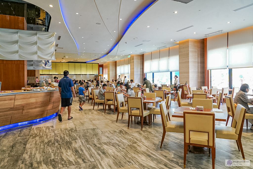 澎湖福朋喜來登酒店-唯一五星級海景飯店！海景第一排港景房，無邊際泳池＋超強海鮮早餐 @靜兒貪吃遊玩愛分享
